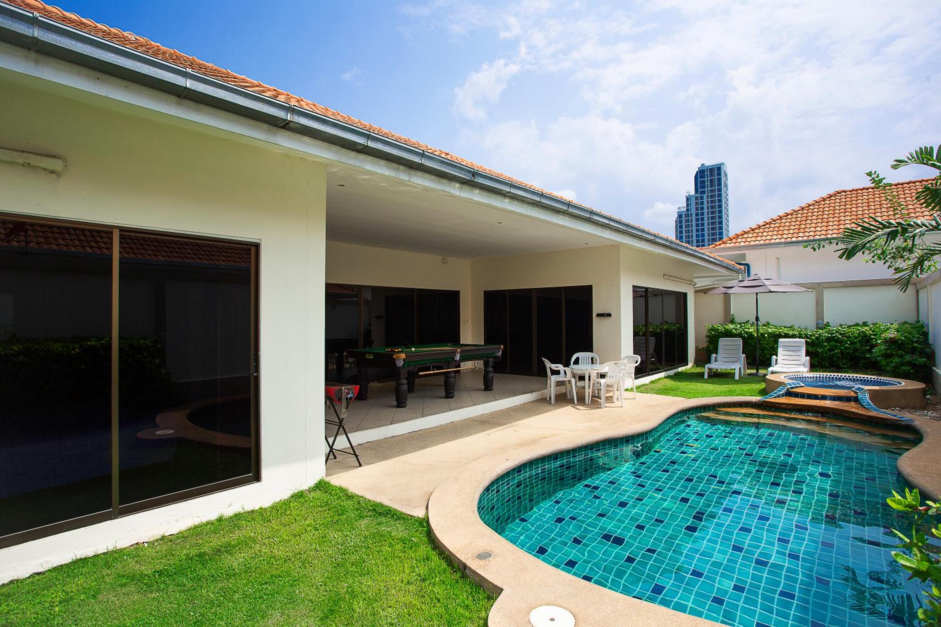 Superior Two-Bedroom Villa with Private Pool photo 2