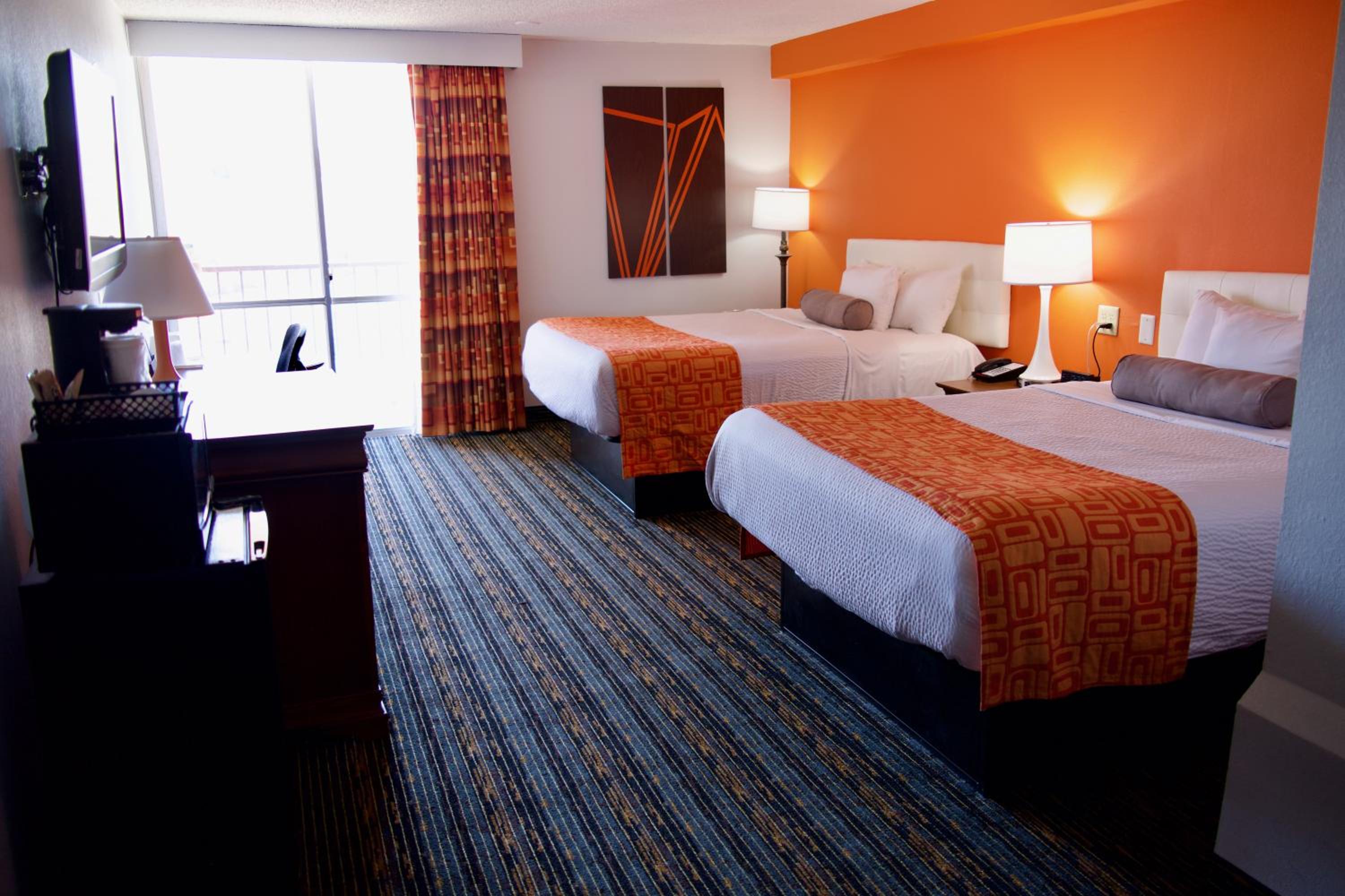 Queen Room with Two Queen Beds - Non-Smoking photo 1