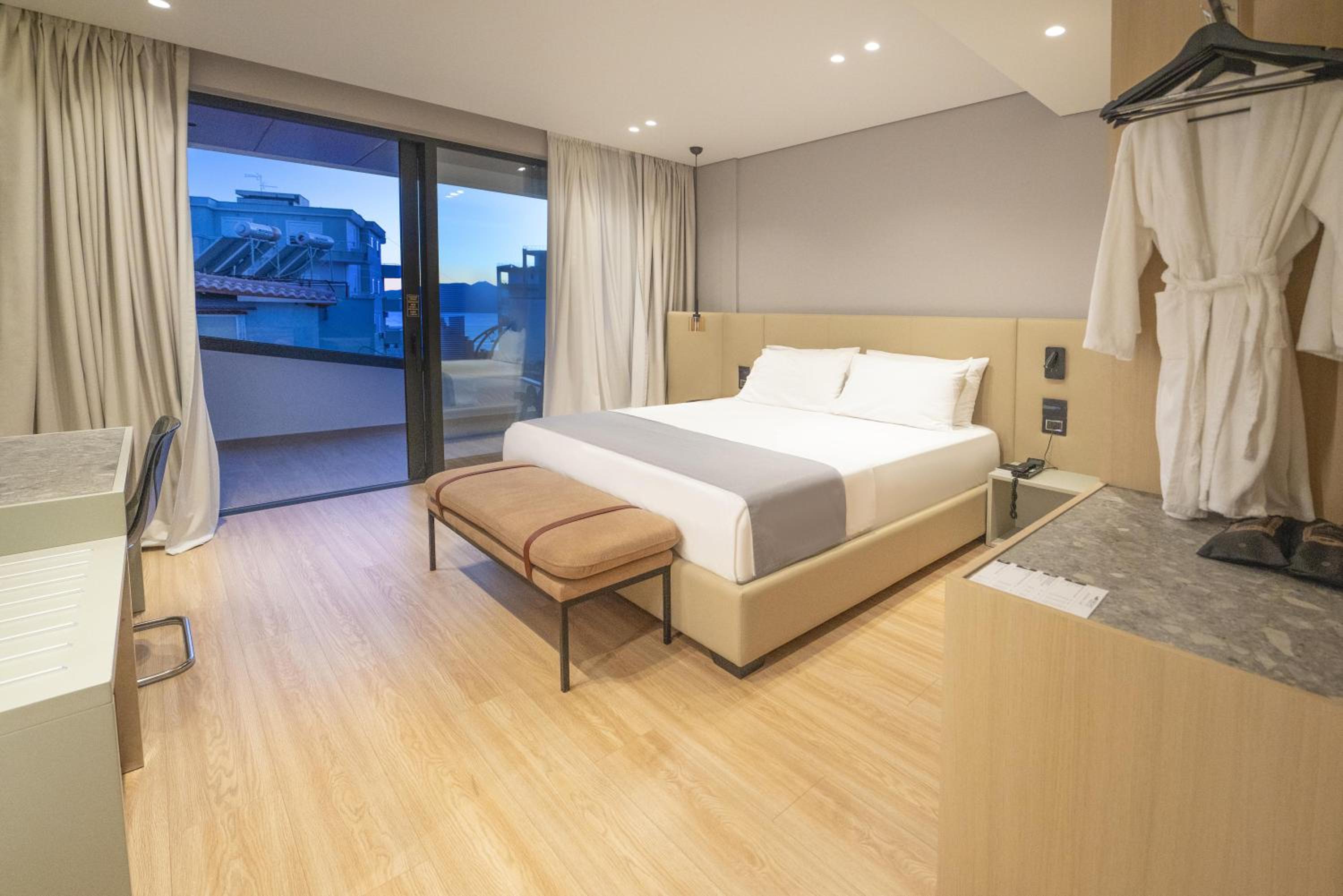 Deluxe Double Room with Side Sea View