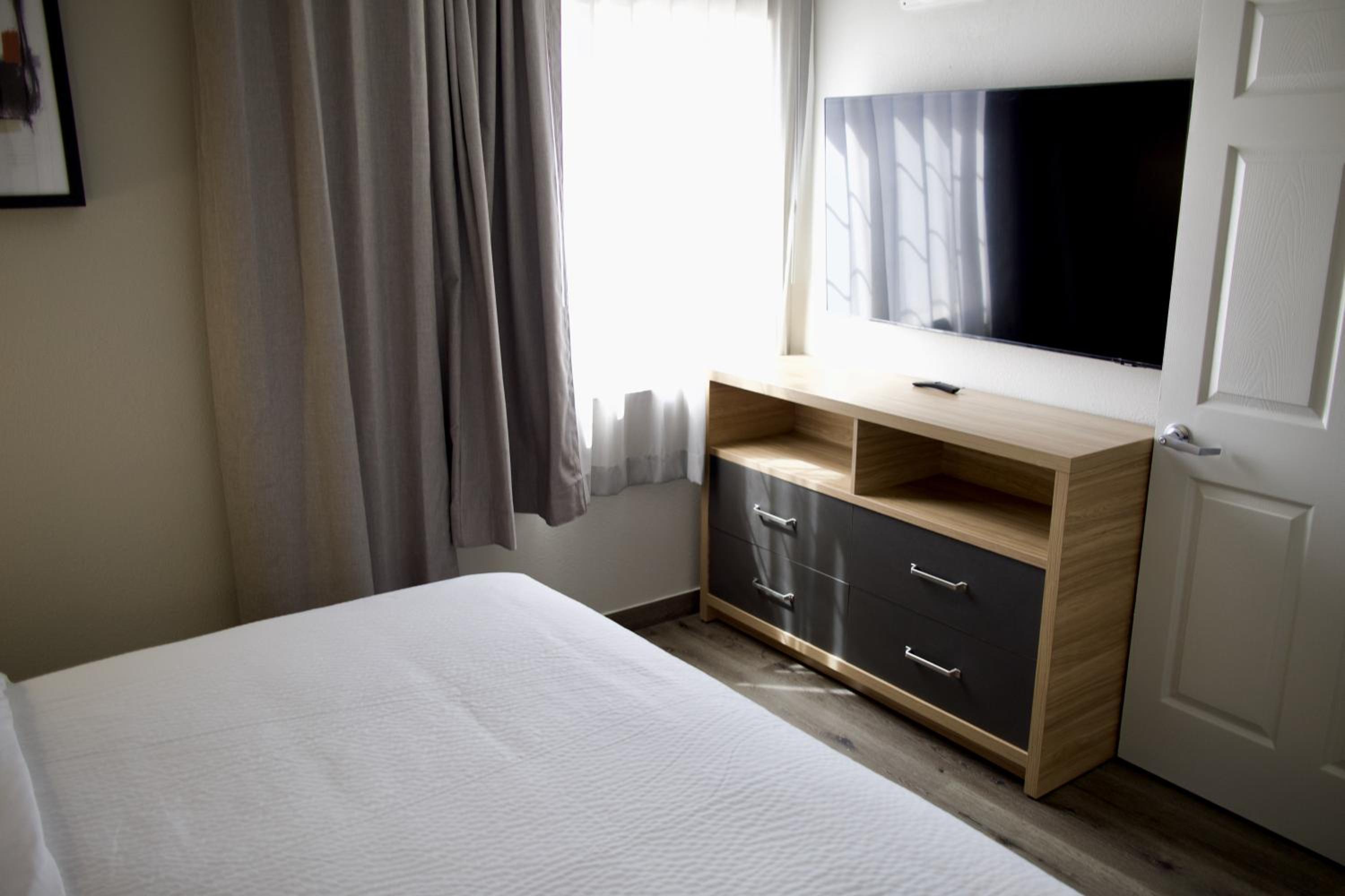 Studio Suite - Photo 16