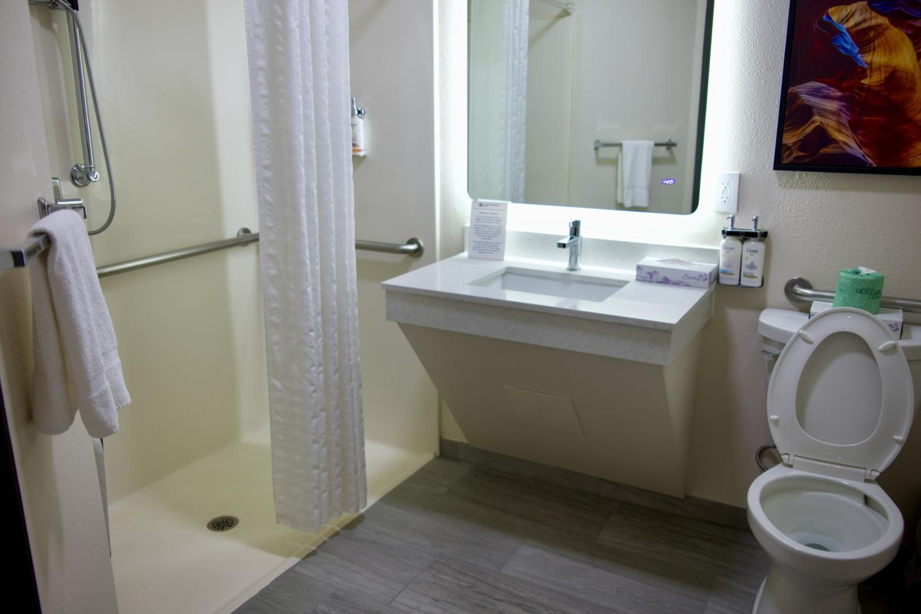 Studio Suite - Photo 8