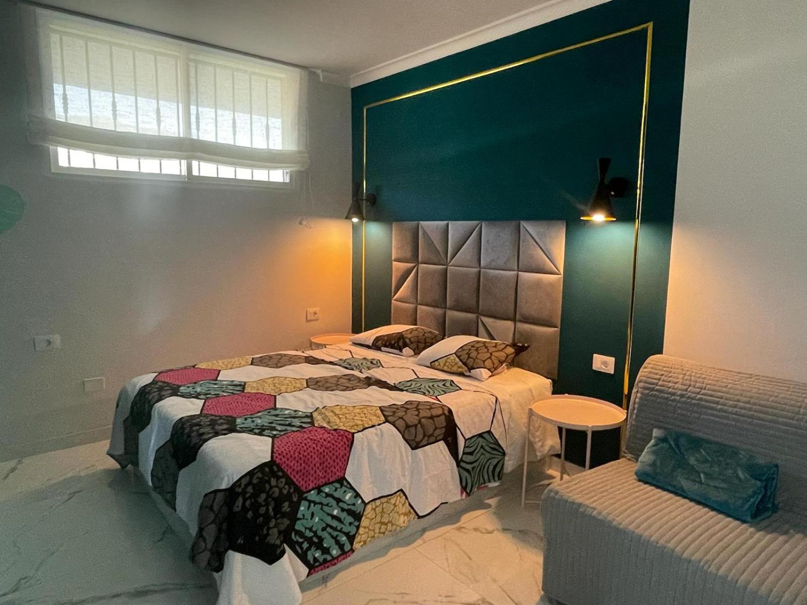 One-Bedroom Apartment photo 3