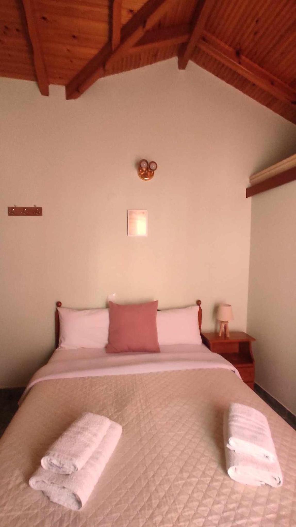 Small Double Room - Photo 5