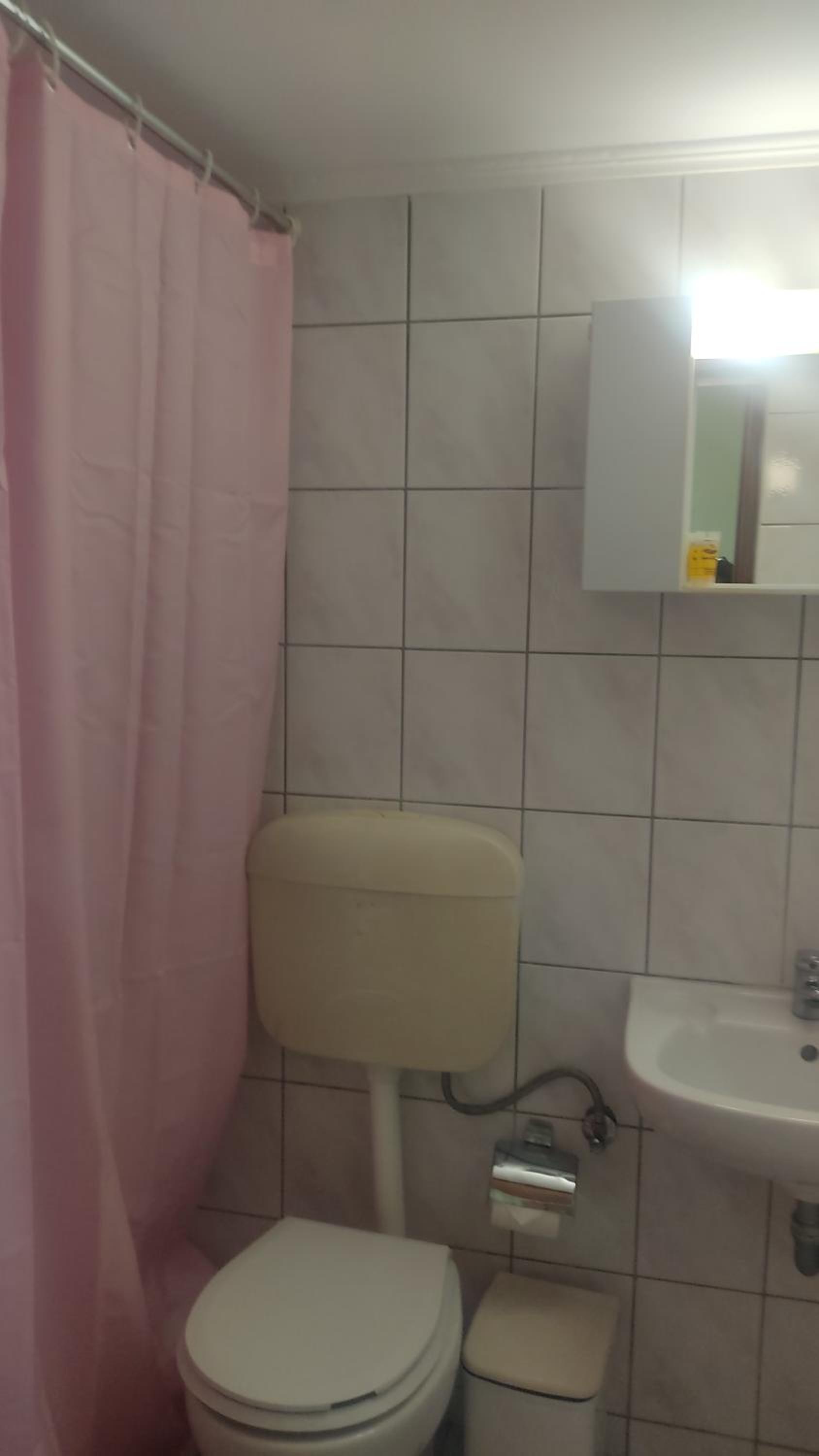 Small Double Room - Photo 6