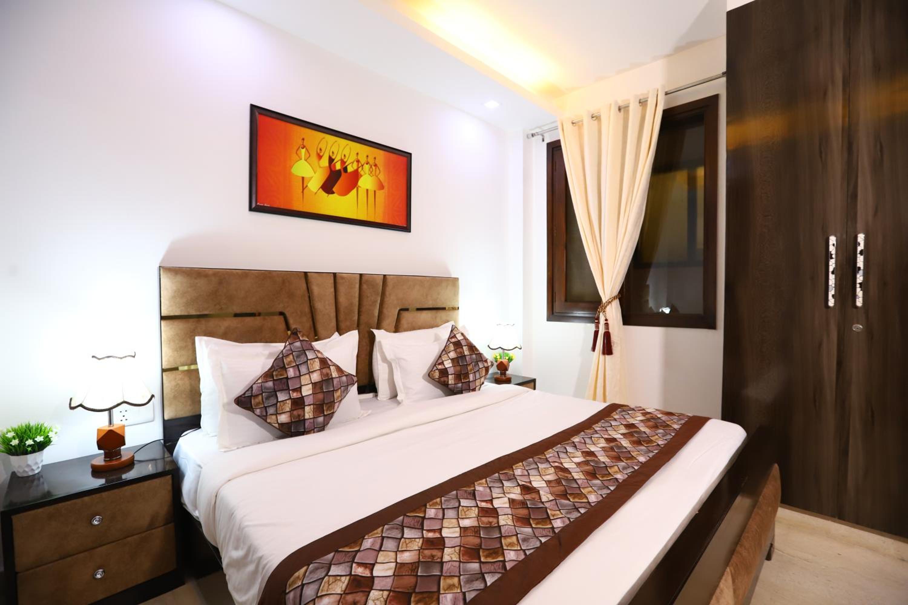 Deluxe Room - Photo 14