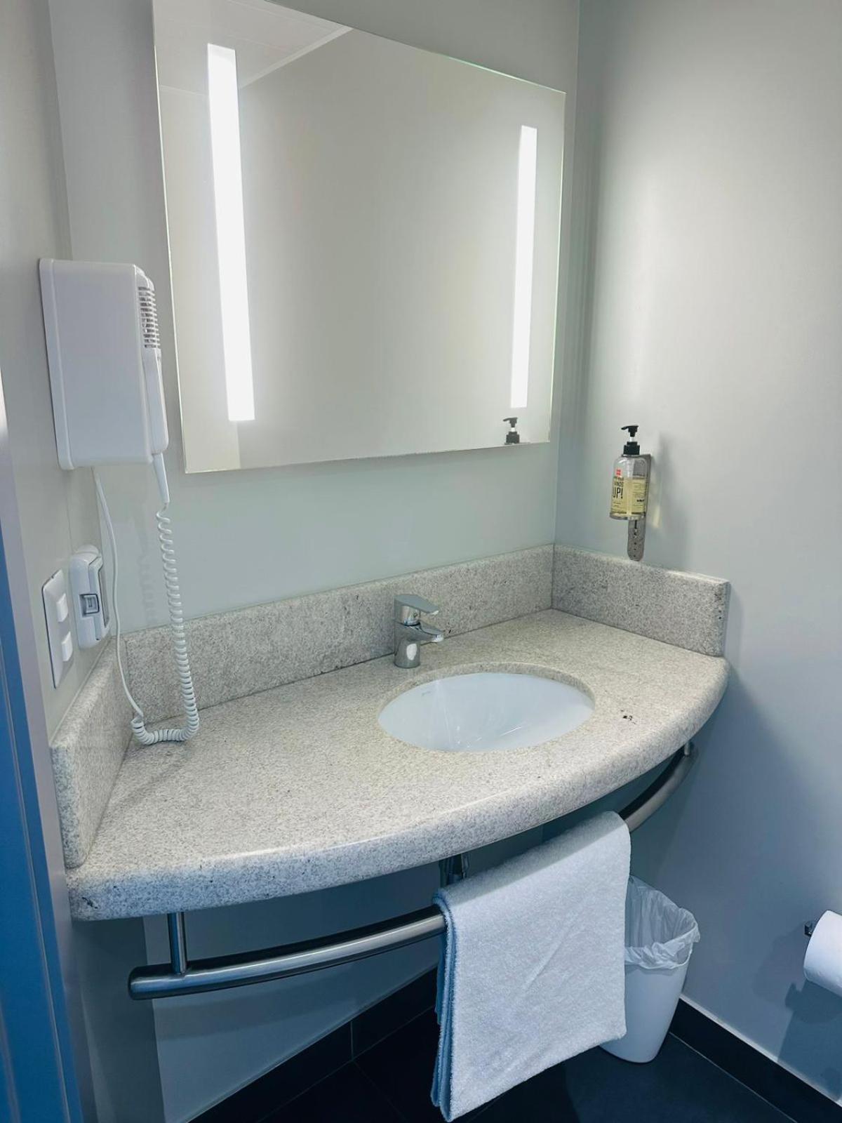 Standard Double Room - Photo 2
