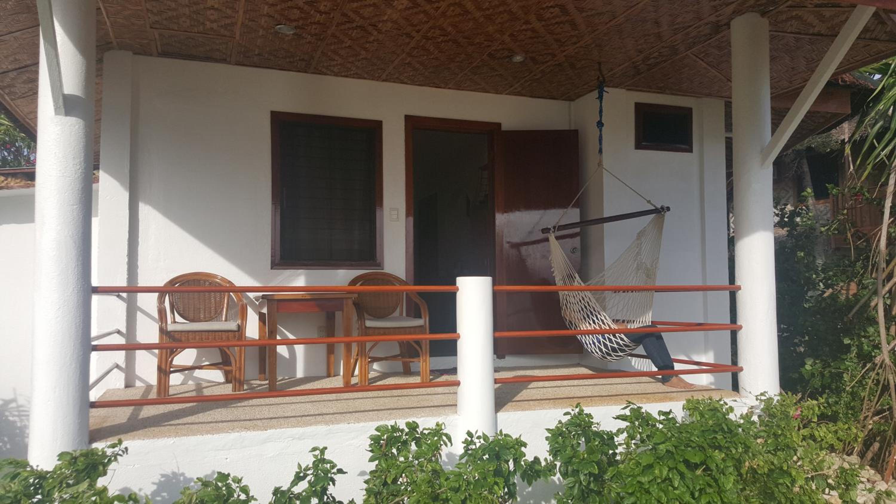 Bungalow with Sea View - Photo 3
