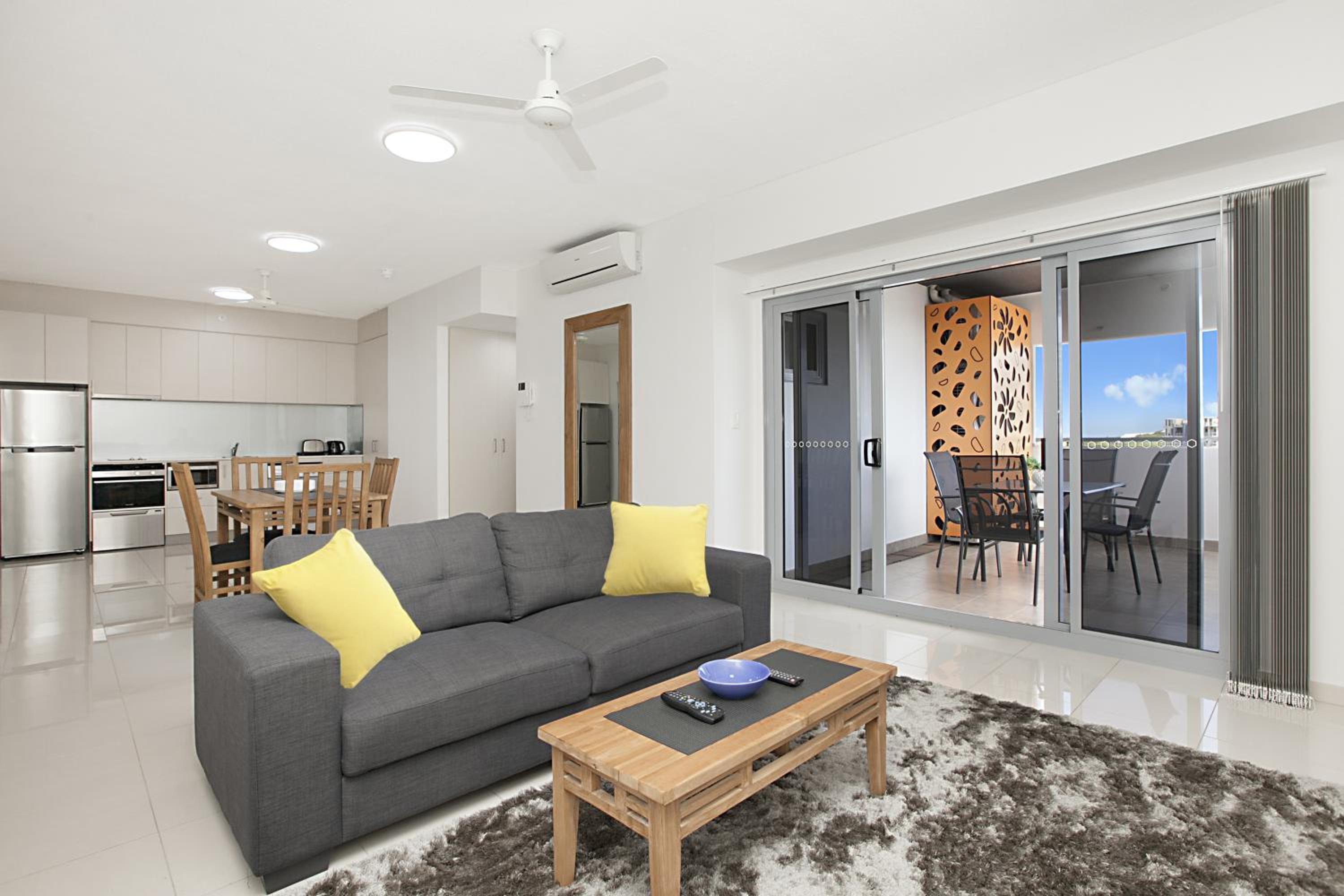 Deluxe One-Bedroom Apartment