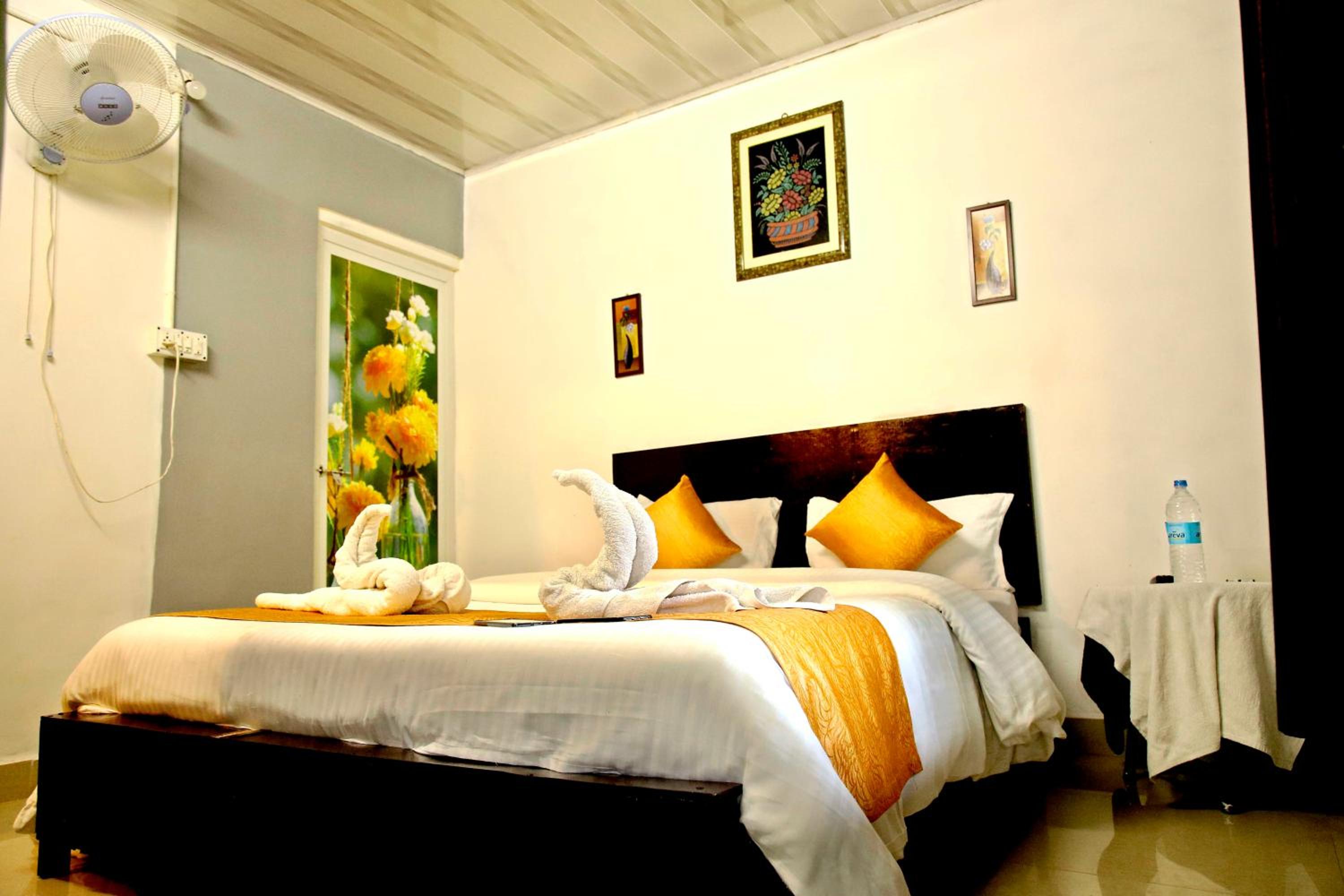 Three-Bedroom House photo 3