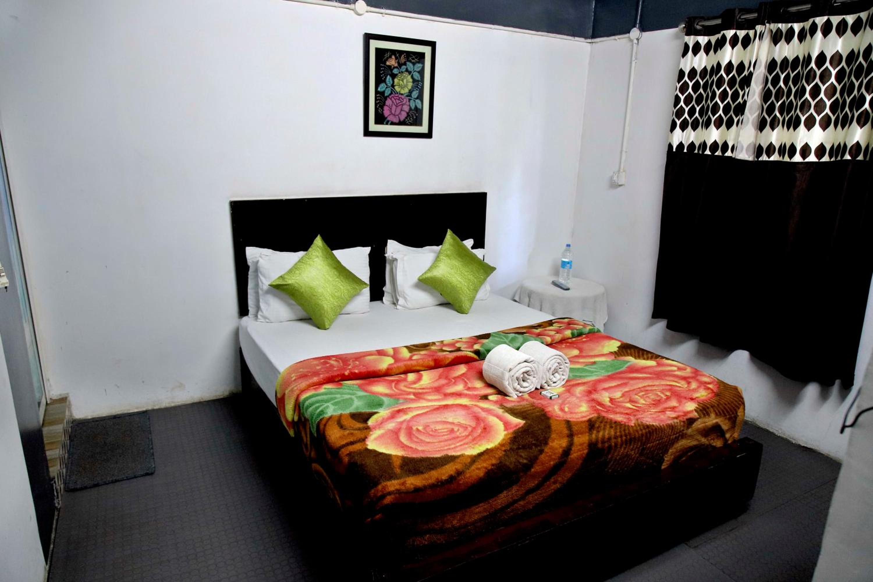 Three-Bedroom House photo 1