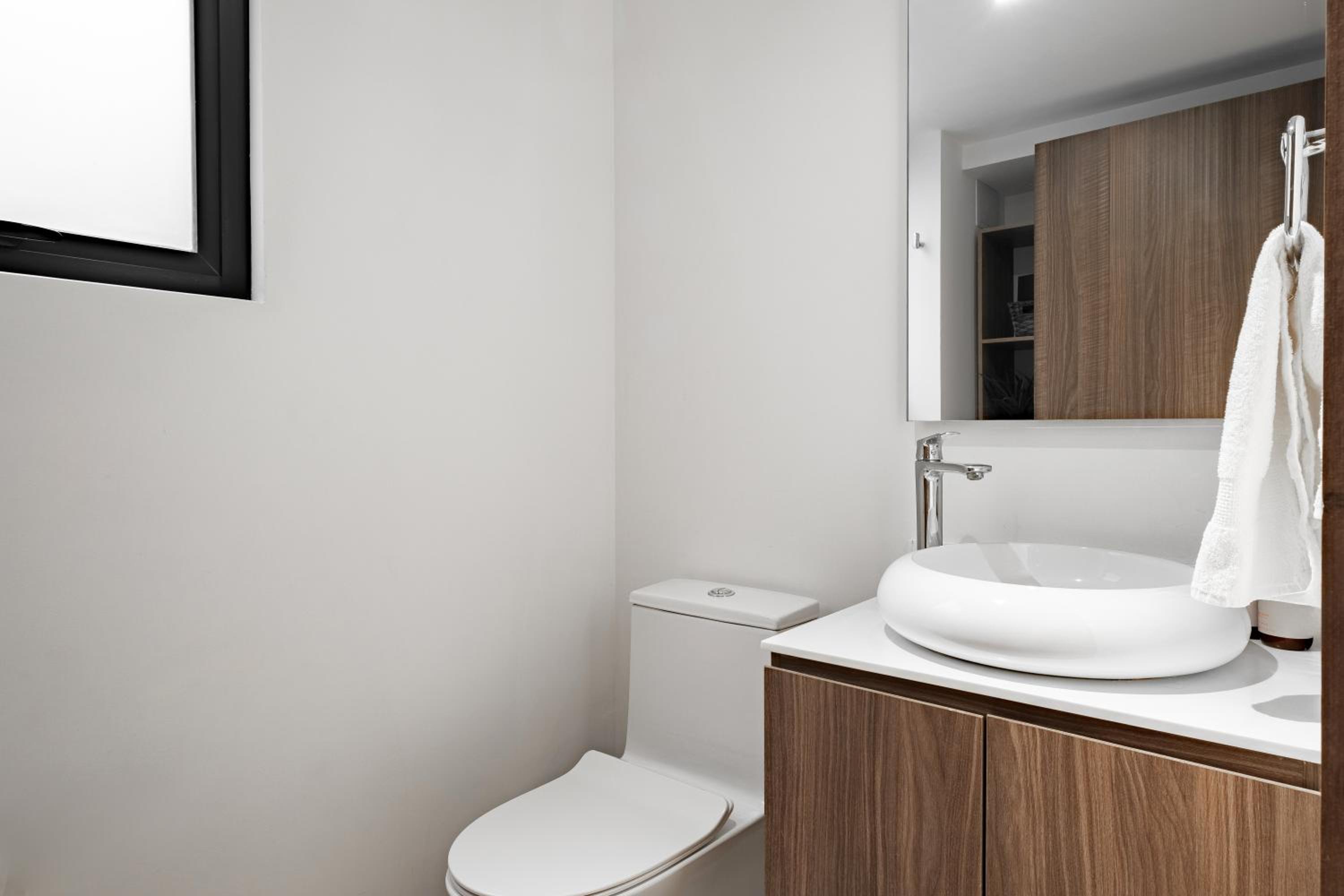 One-Bedroom Apartment - Photo 7