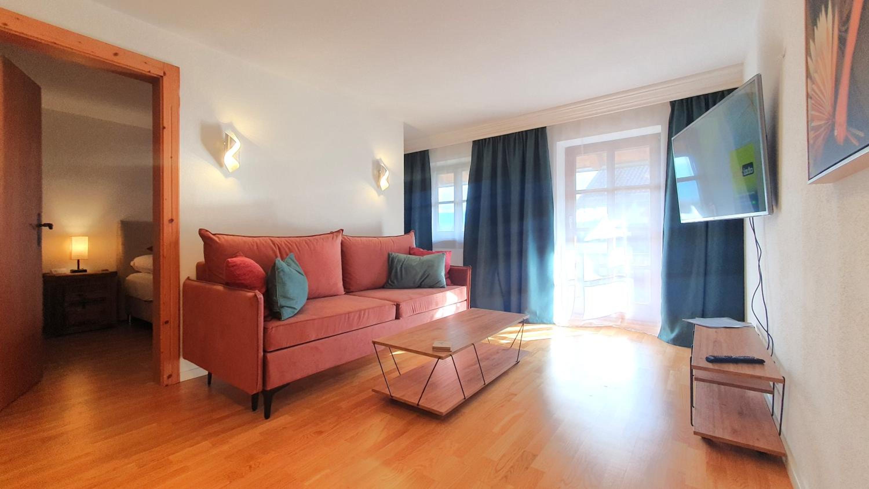 One-Bedroom Apartment photo 1