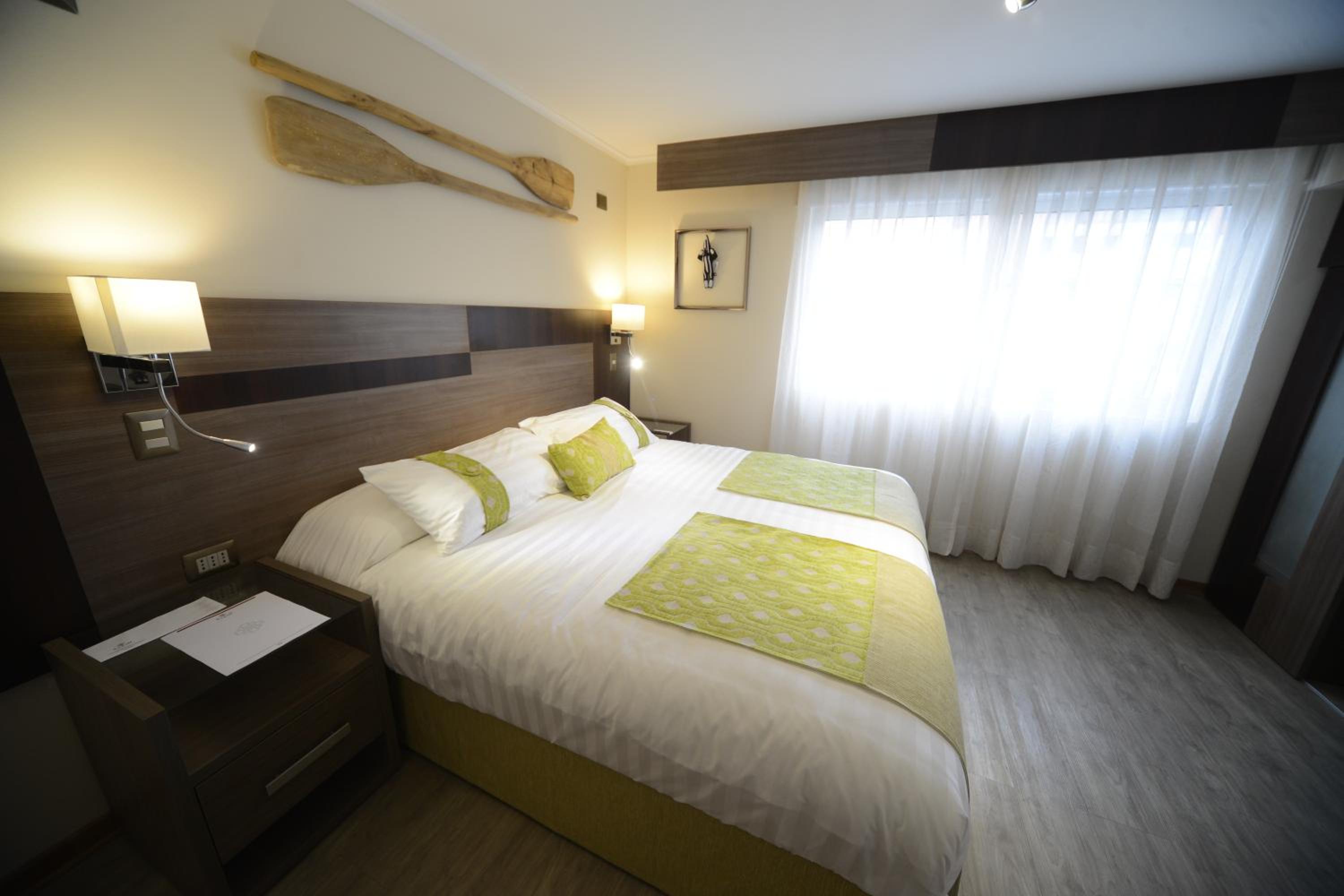 Junior Double or Twin Room photo 1