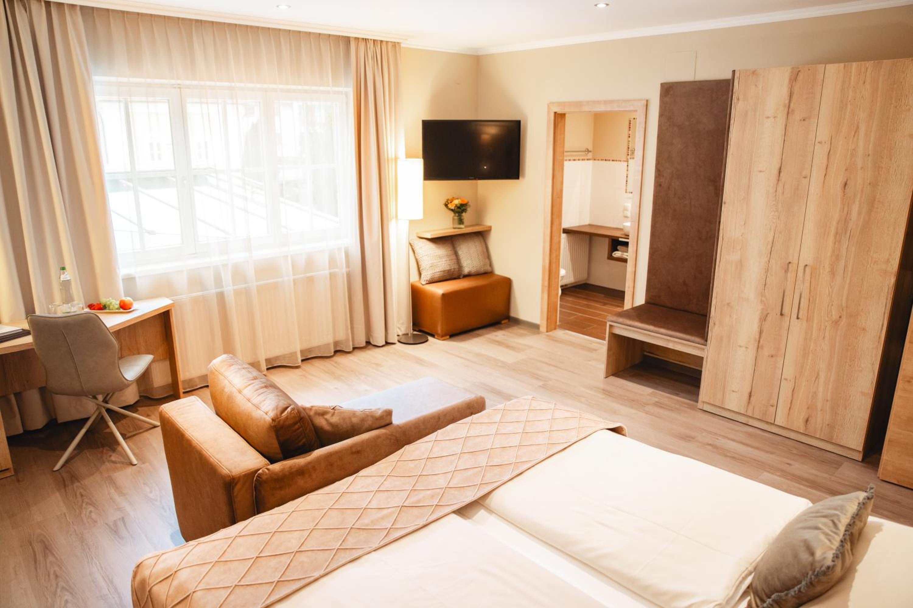 Double Room - Photo 14