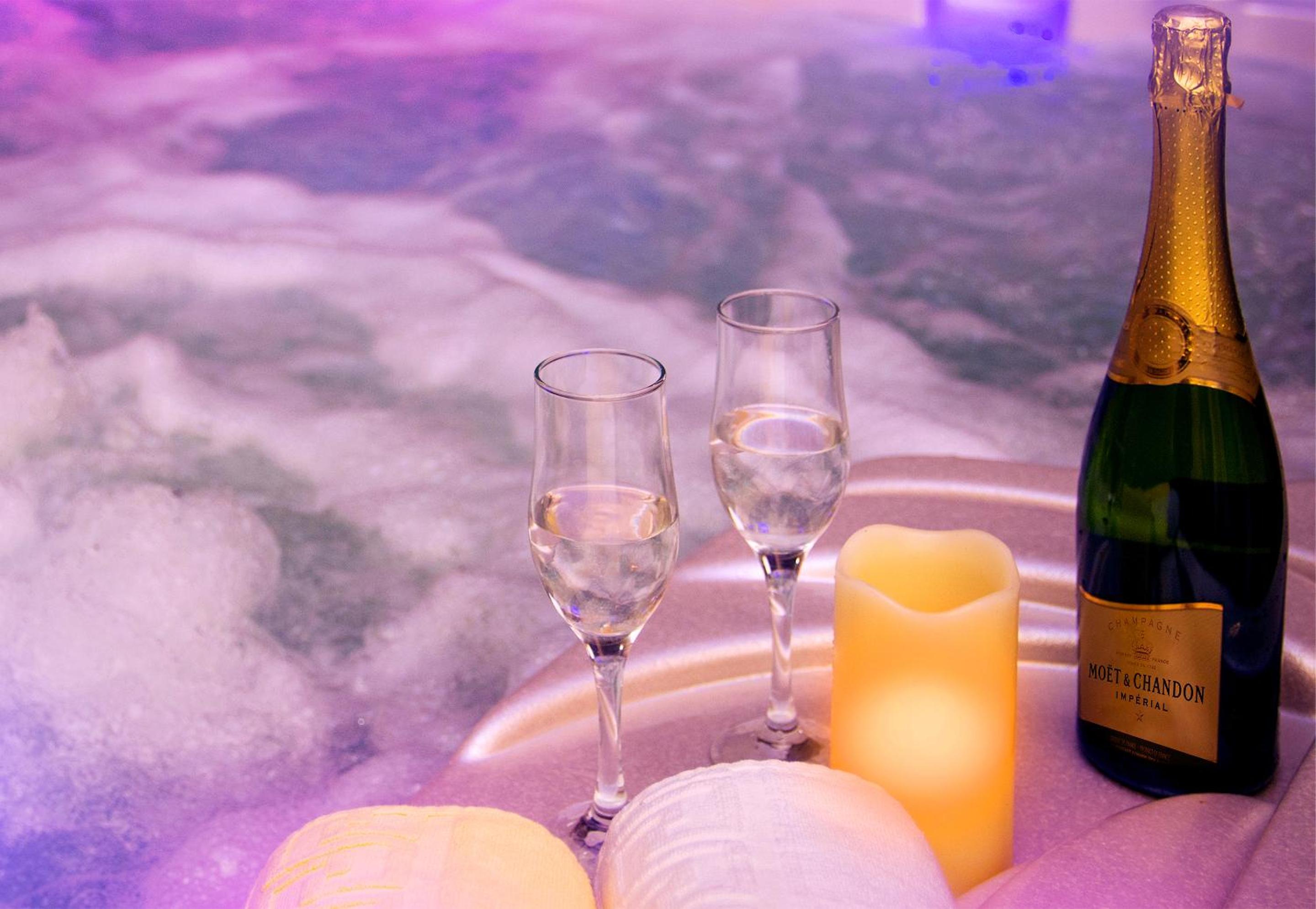 Plush Jacuzzi Sexy Bubbles Experience thumbnail 5