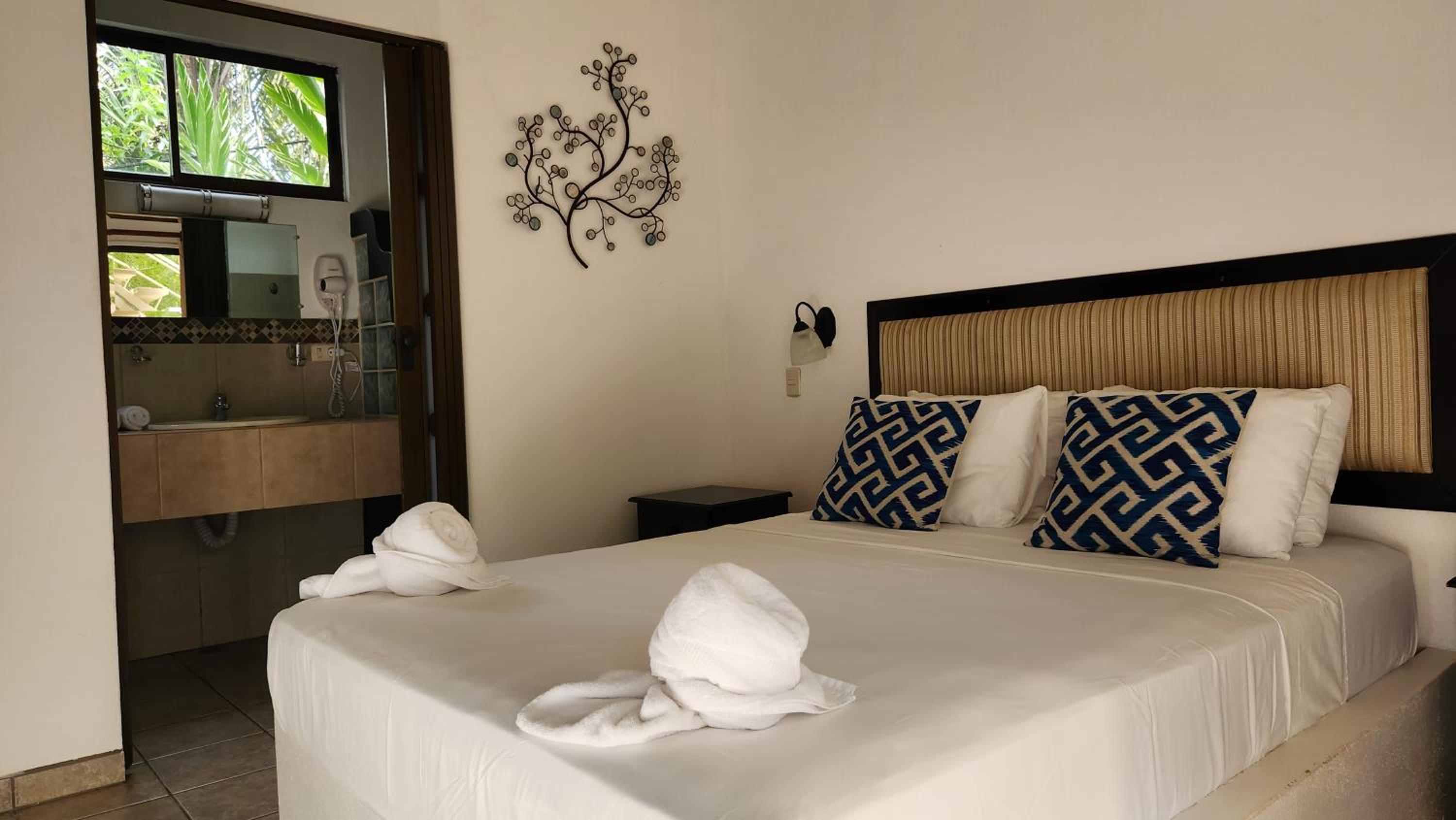 Double Room with Private Bathroom photo 2