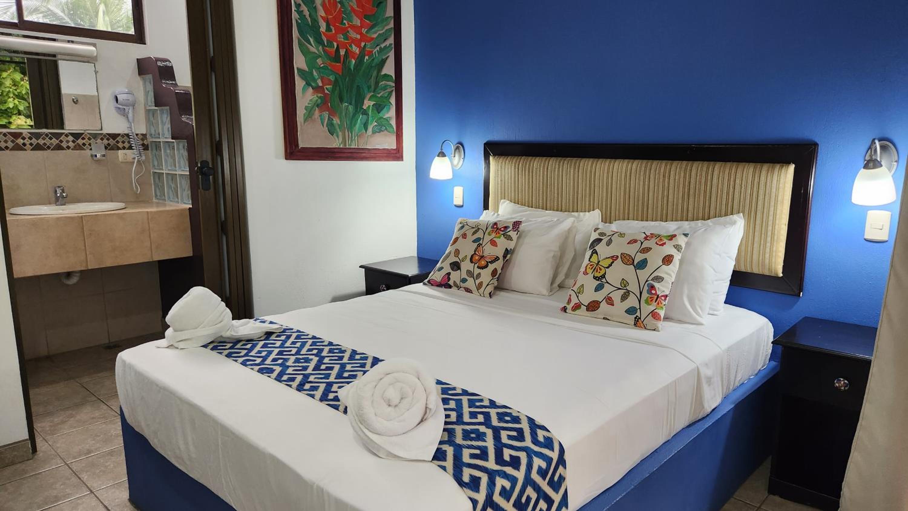 Double Room with Private Bathroom photo 3
