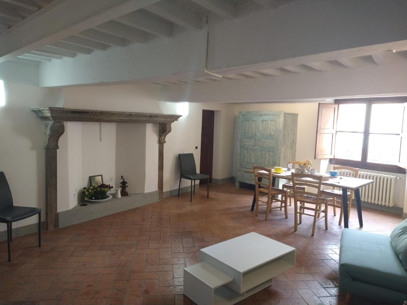One-Bedroom Apartment with City View photo 1
