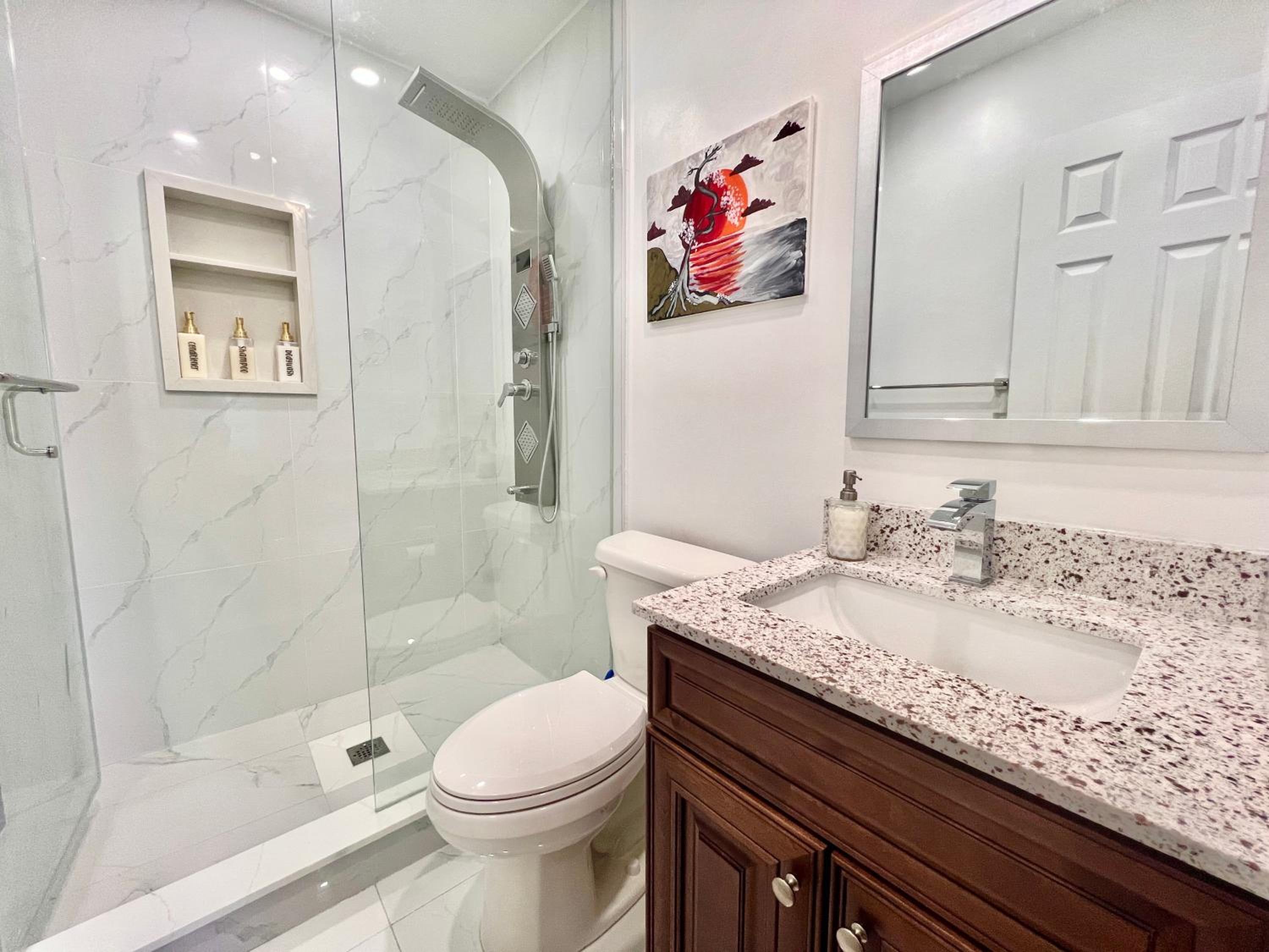 Deluxe Double Room with Shower - Photo 5
