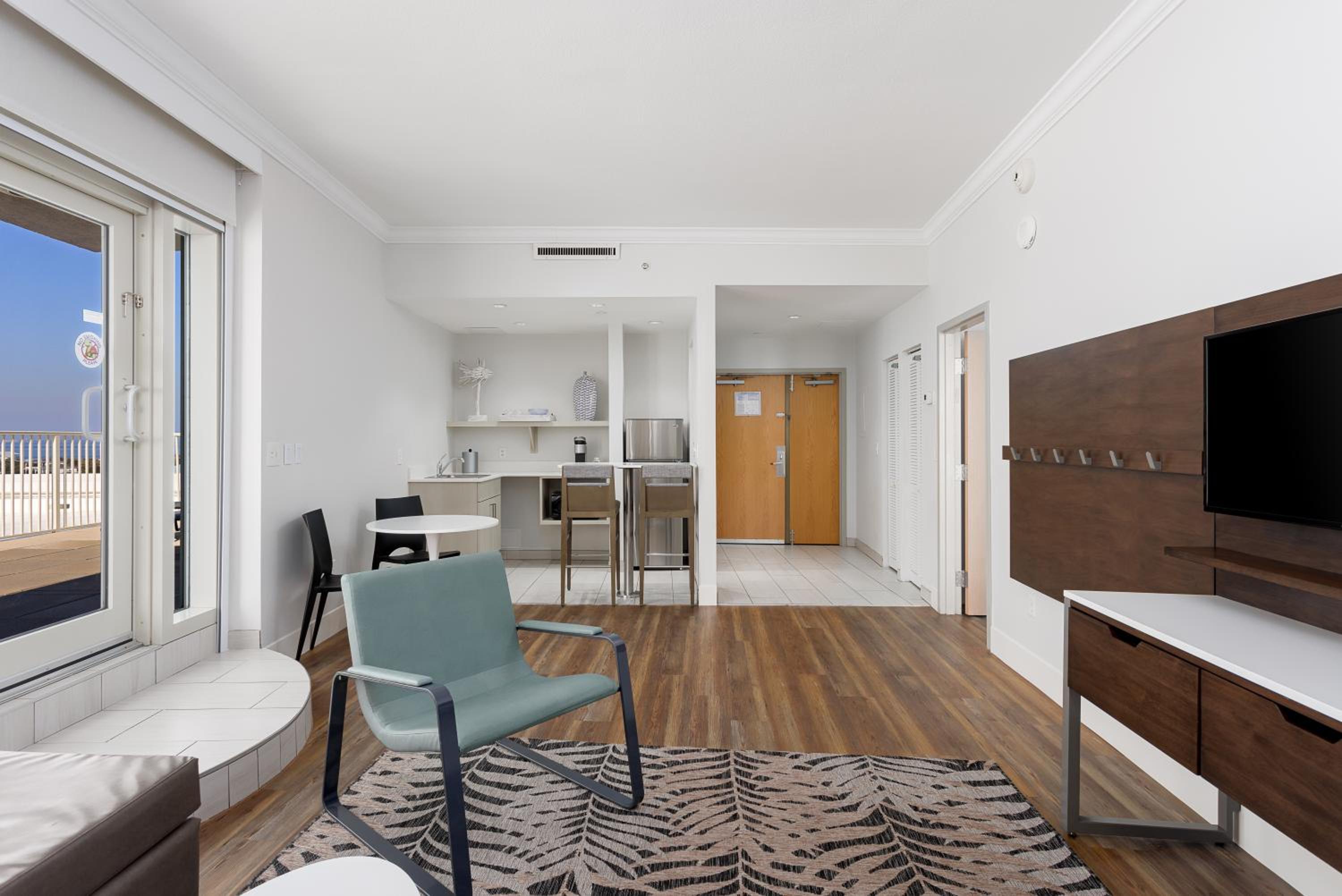 King Suite - Photo 3