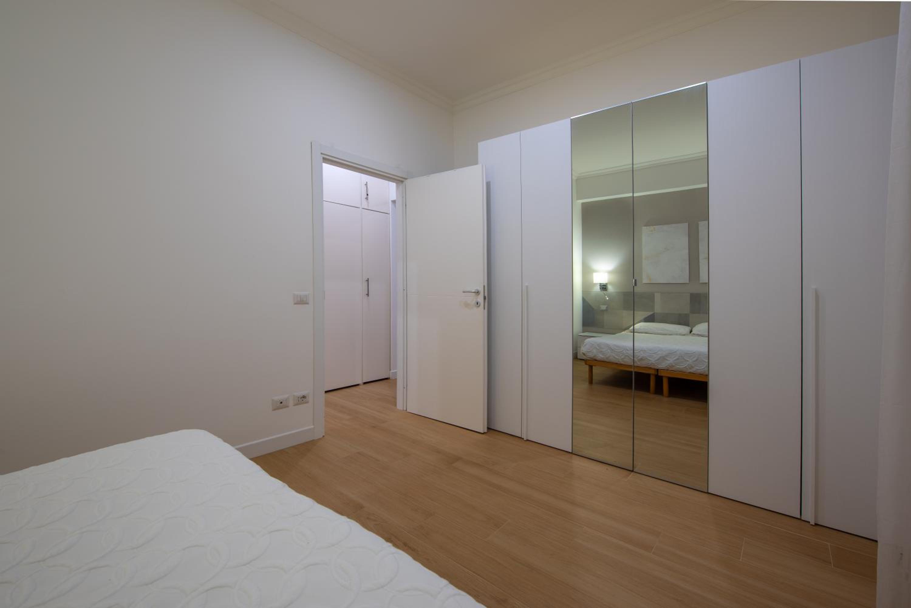 Apartment photo 2