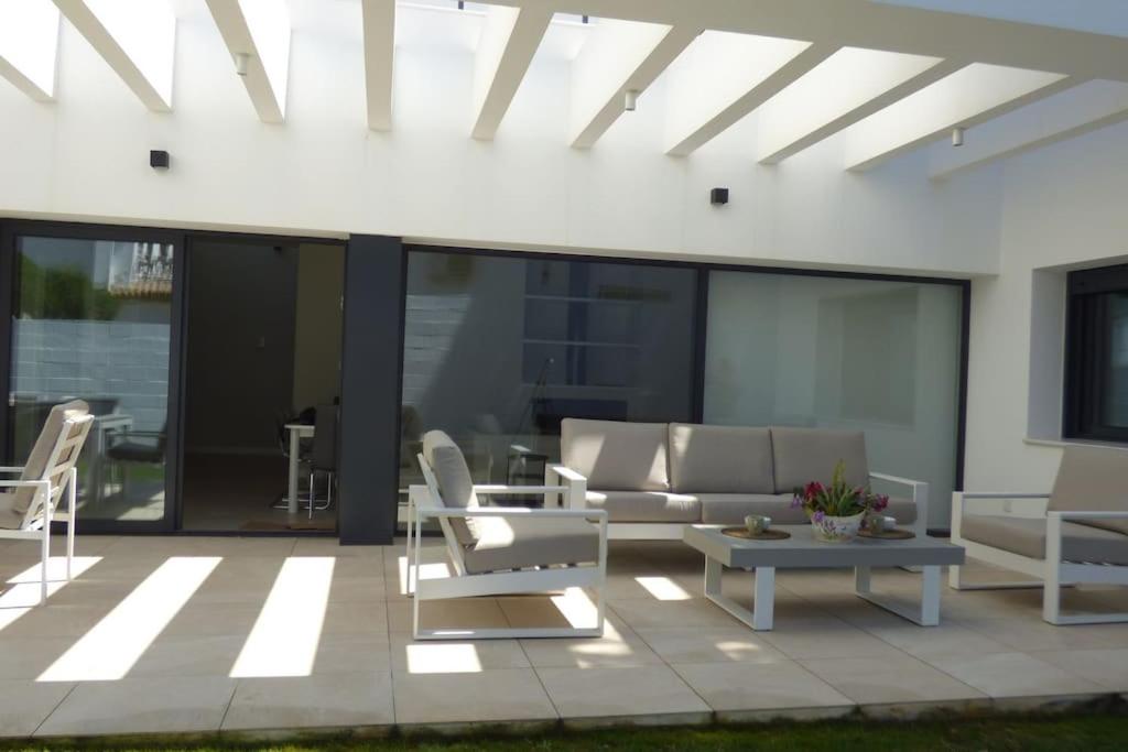 Villa photo 2