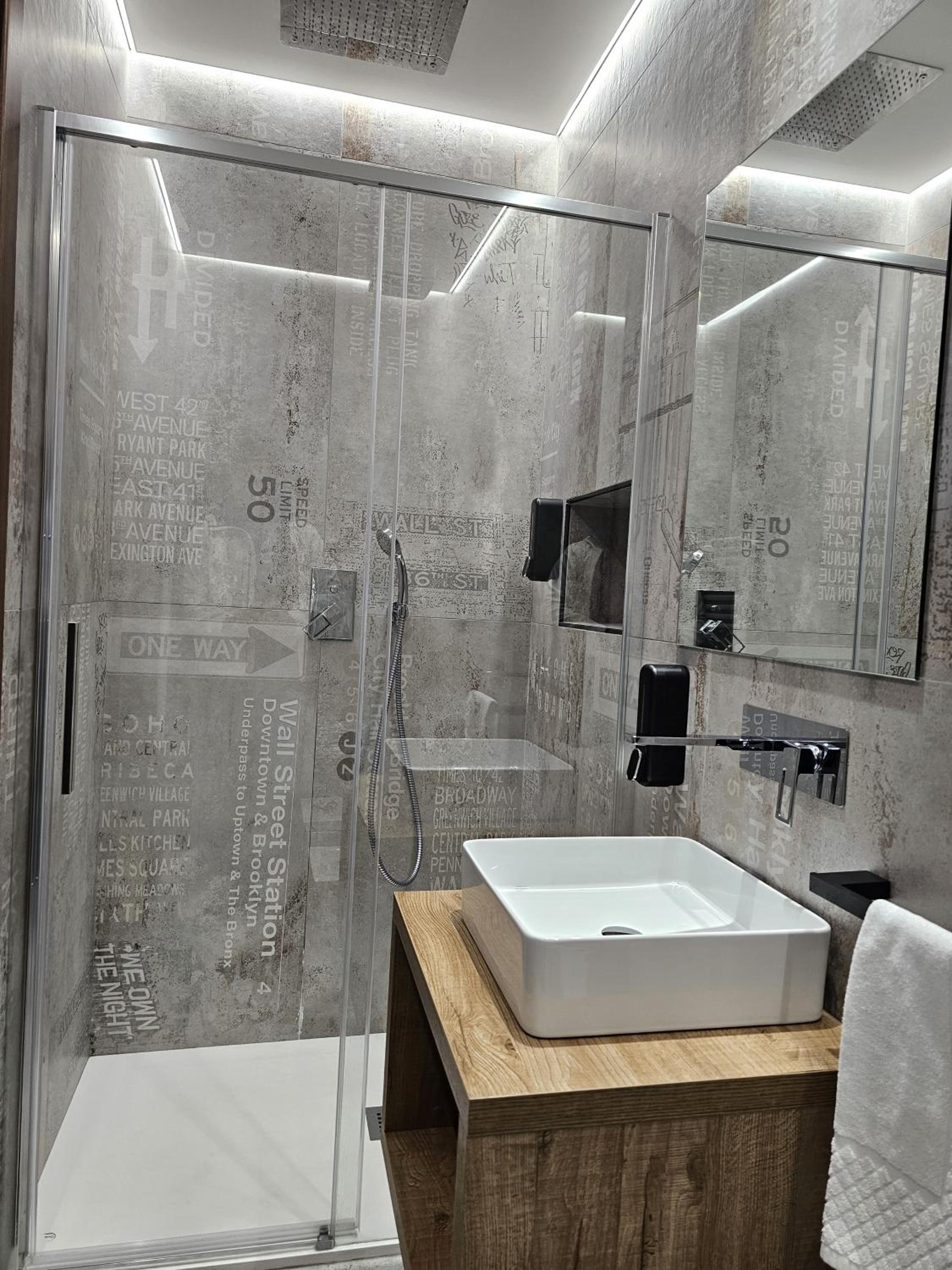 Superior Double Room - Photo 9