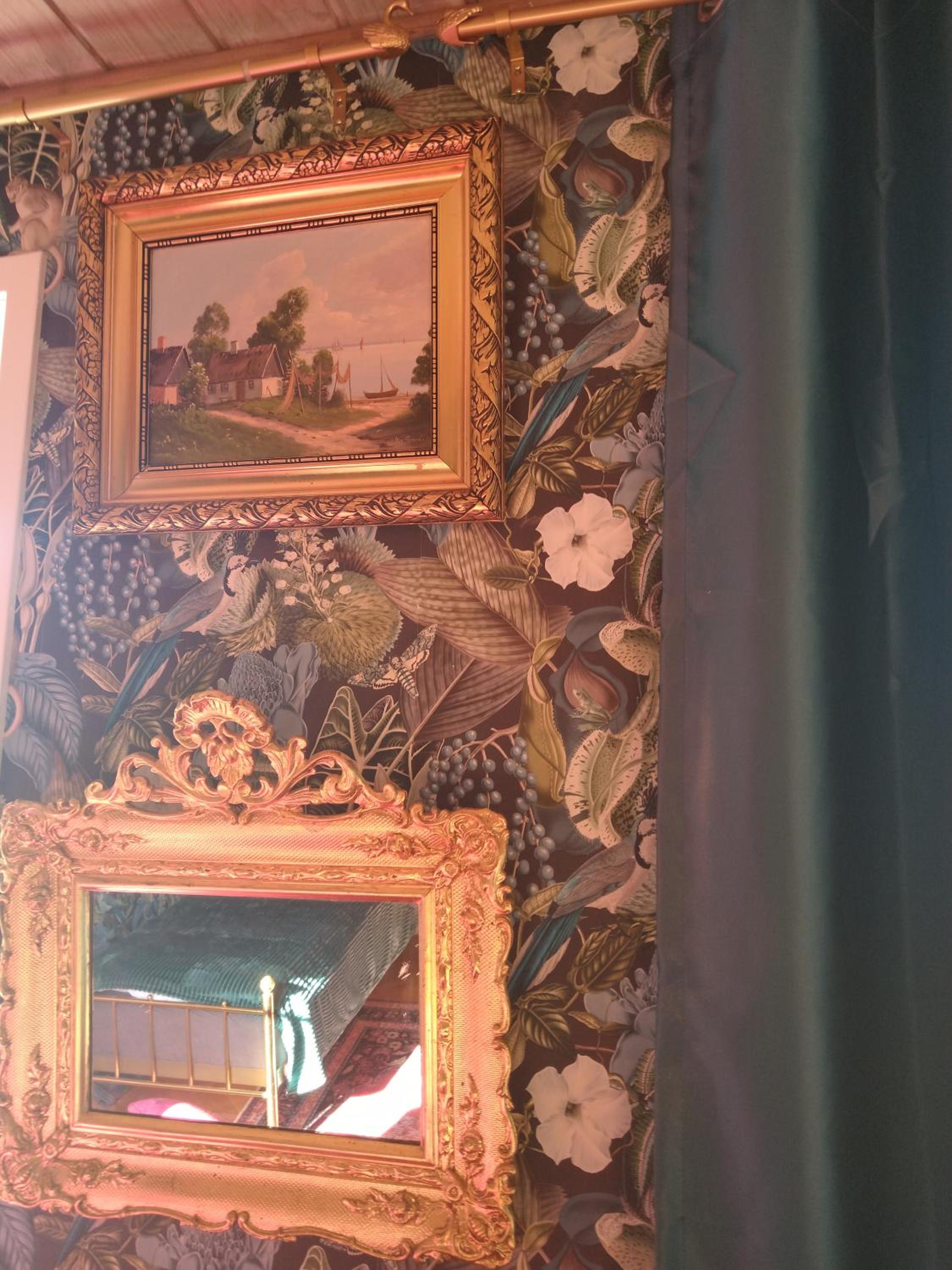 Standard Family Room - Photo 7