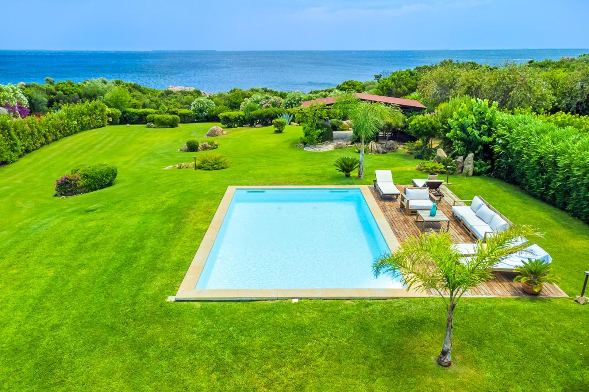 Villa photo 2