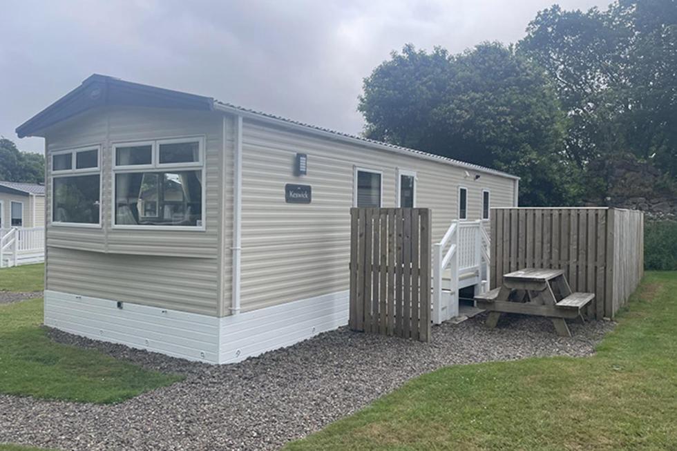 Comfort 3 Bedroom Caravan Hot Tub Pet Friendly  photo 2