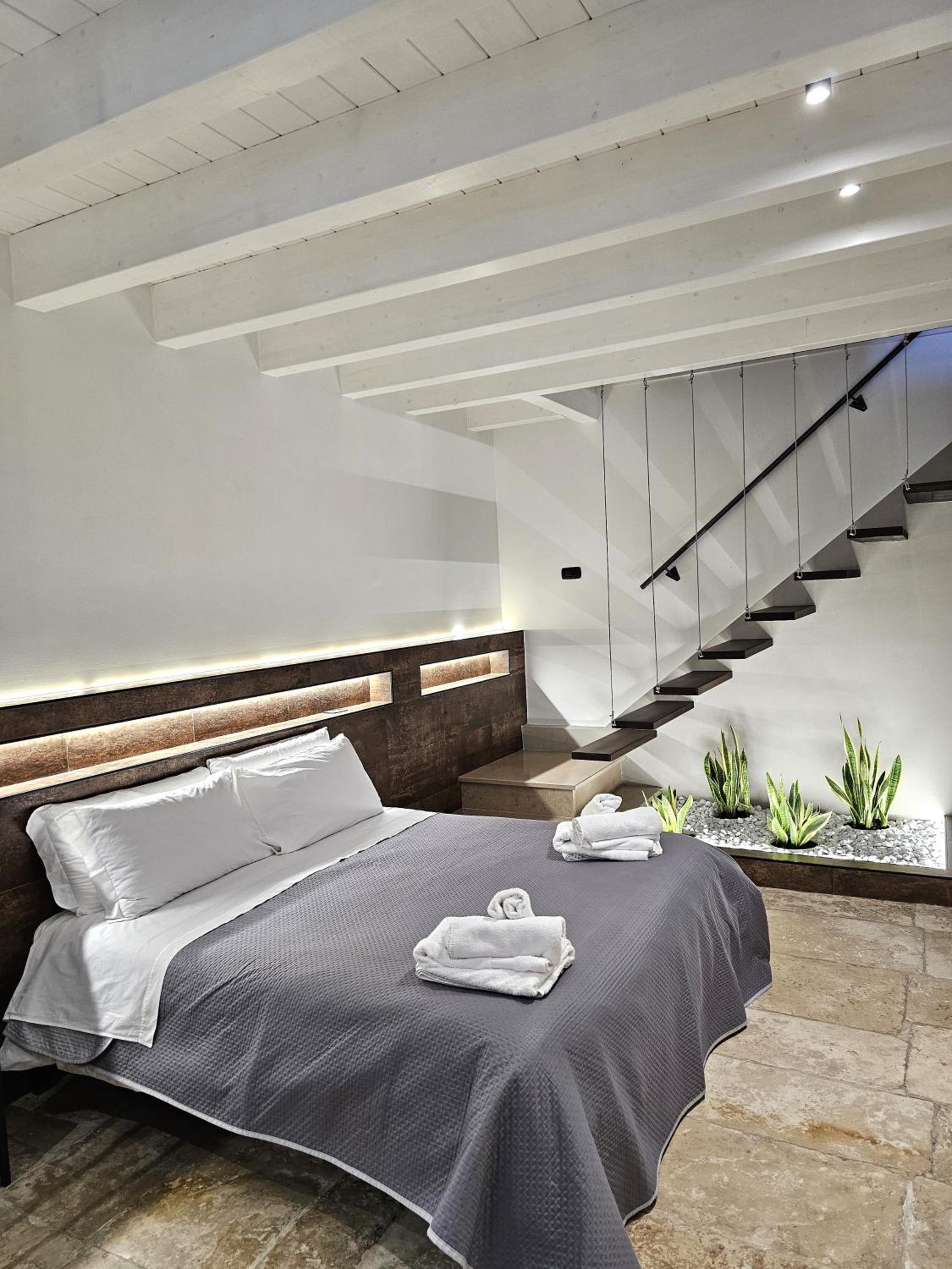 Deluxe Double Room - Photo 1