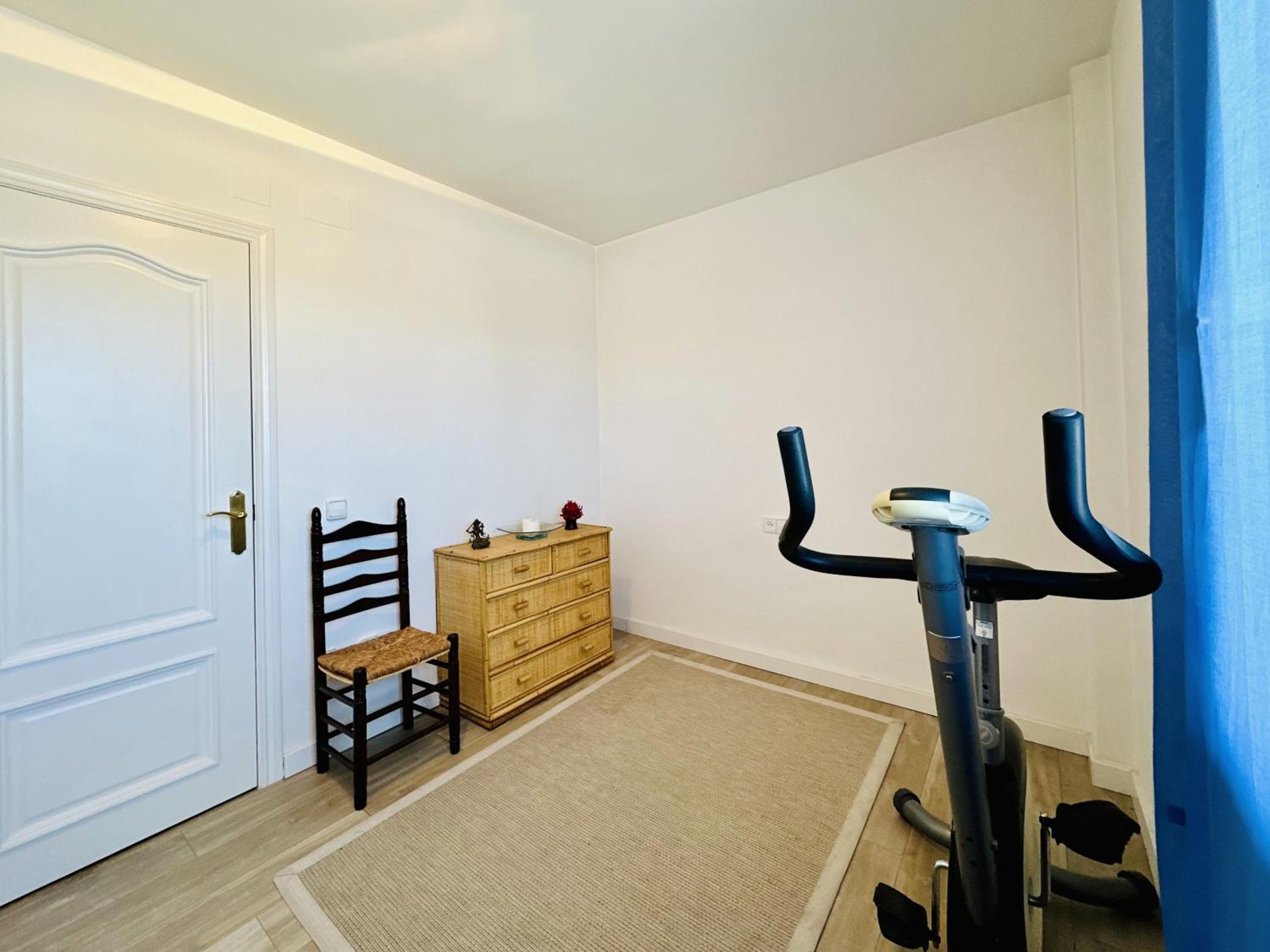 Apartment photo 2