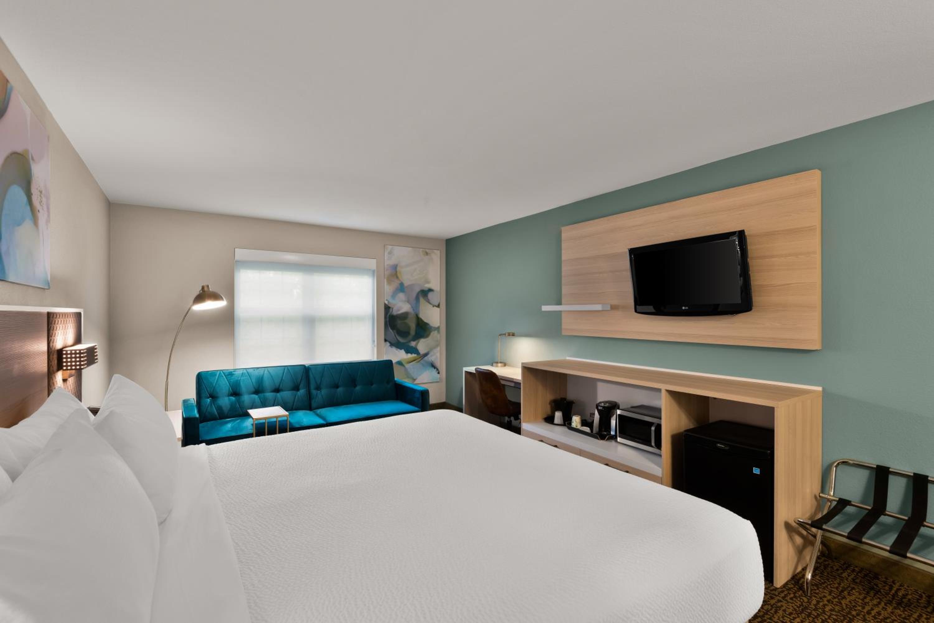King Studio Suite with Garden View - Non-Smoking - Photo 3