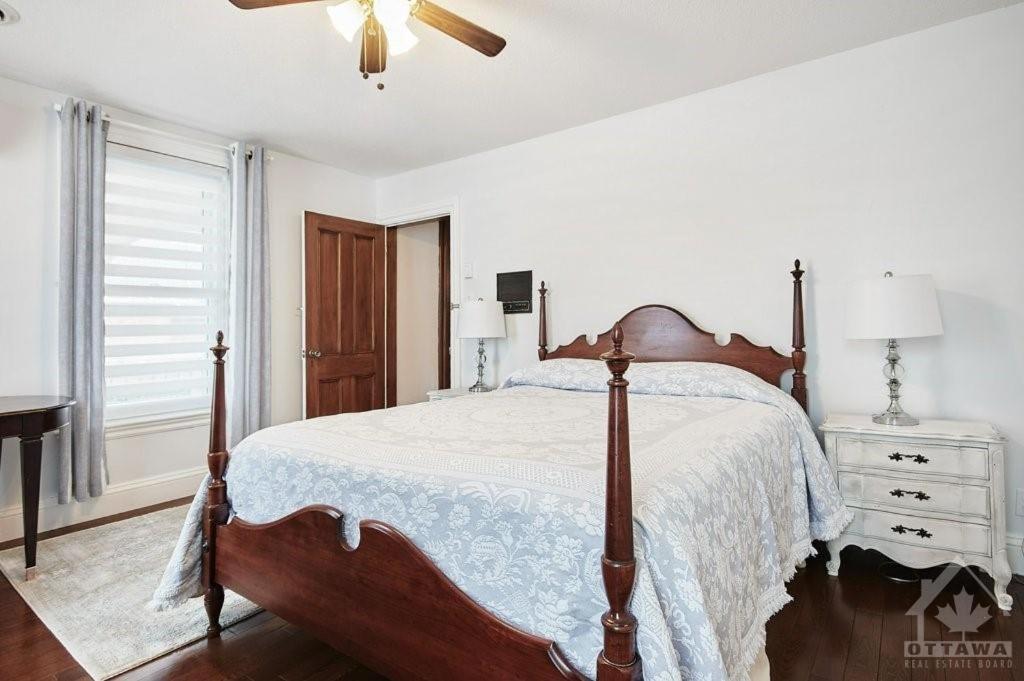 Queen Room photo 1