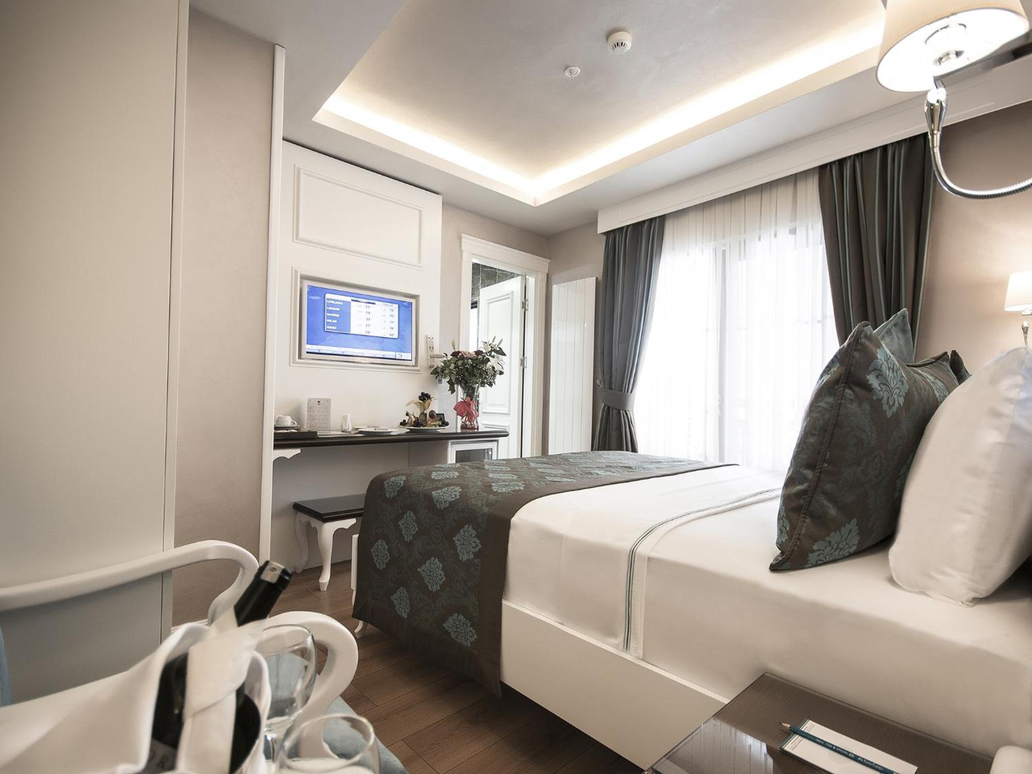 Standard Double or Twin Room photo 3