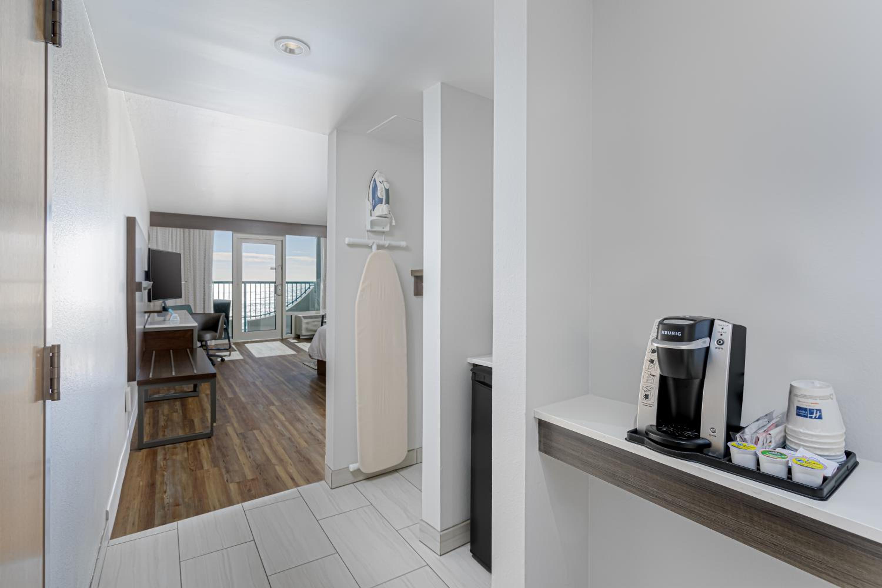 King Room - Mobility Access/Hearing Accessible - Photo 1