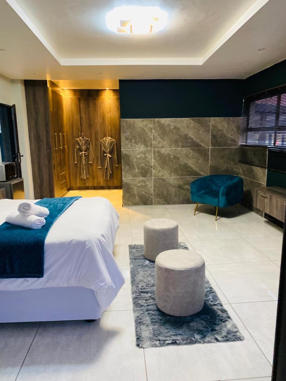 Double Room with Balcony photo 1