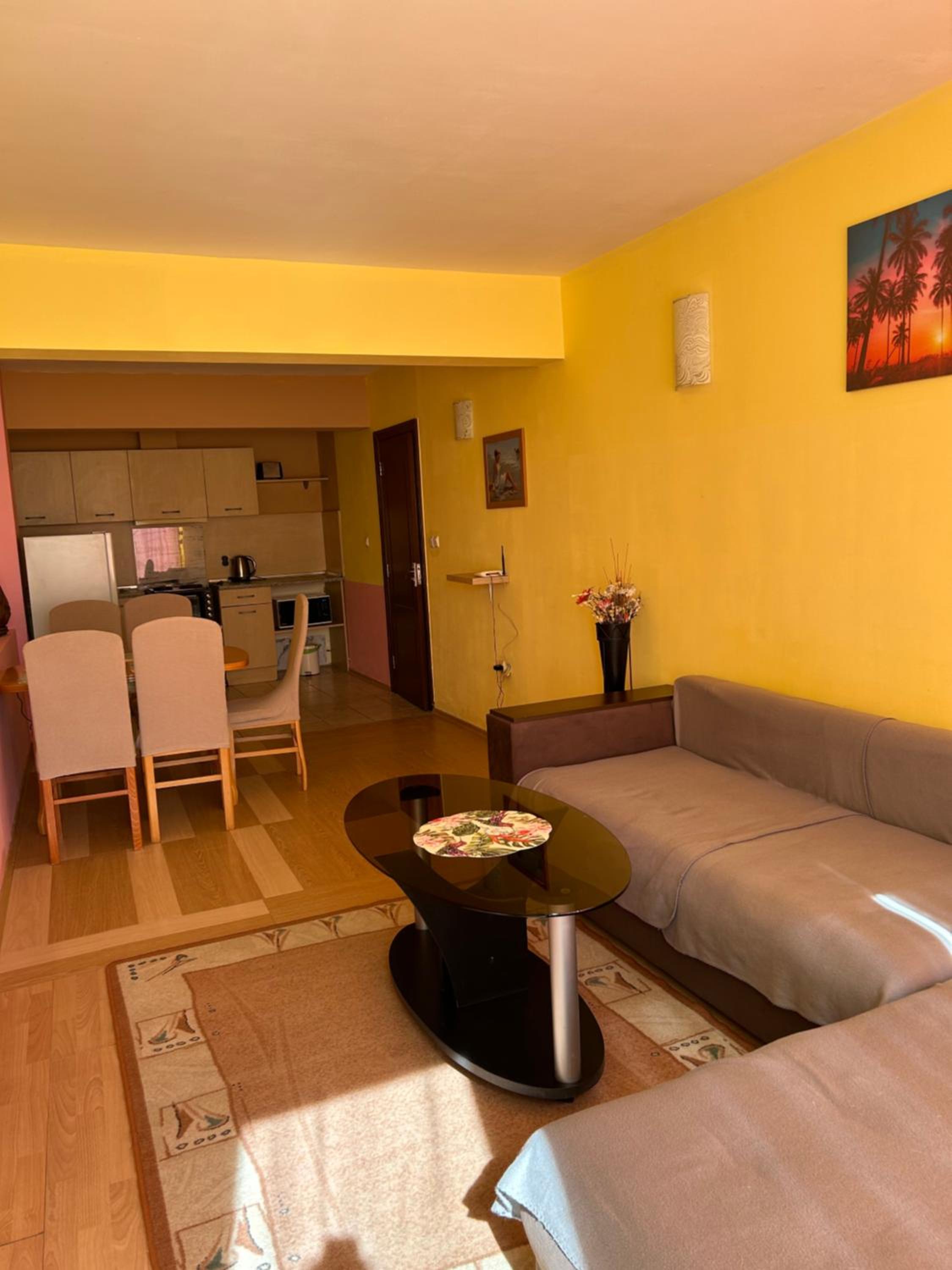 One-Bedroom Apartment photo 1