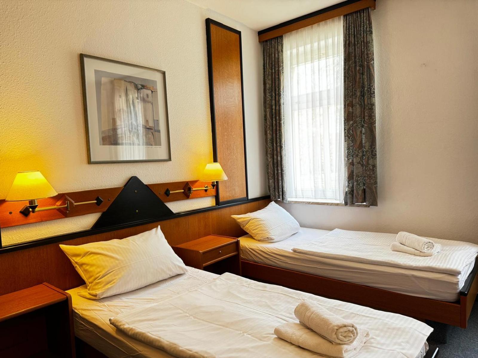 Twin Room With Bathroom photo 1