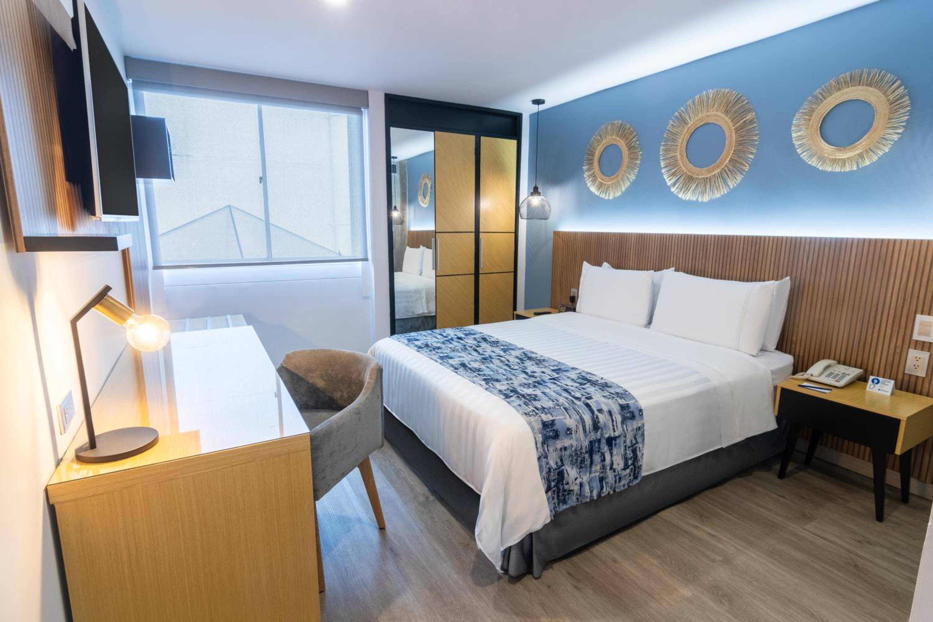 Superior King Room photo 2