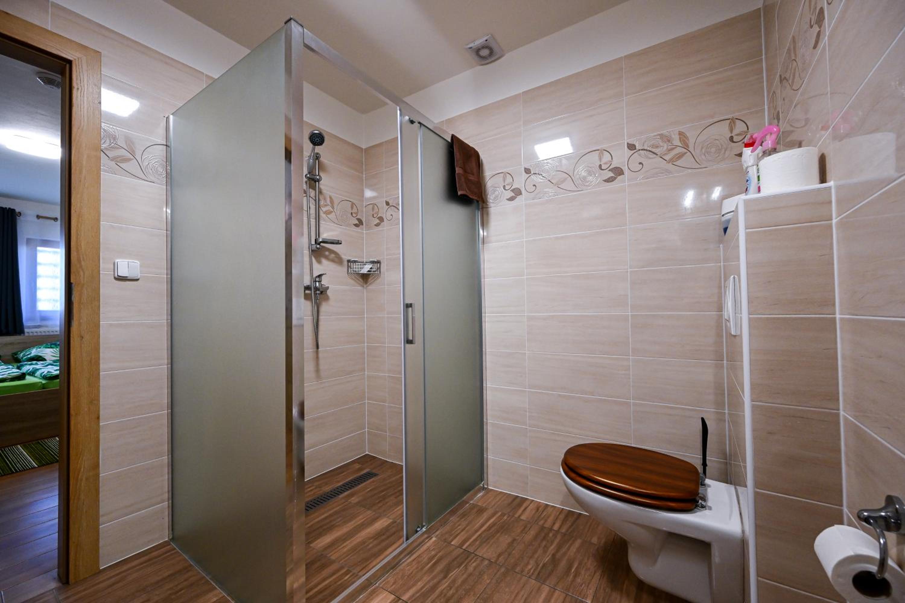 Deluxe Room (2 Adults + 1 Child) photo 2