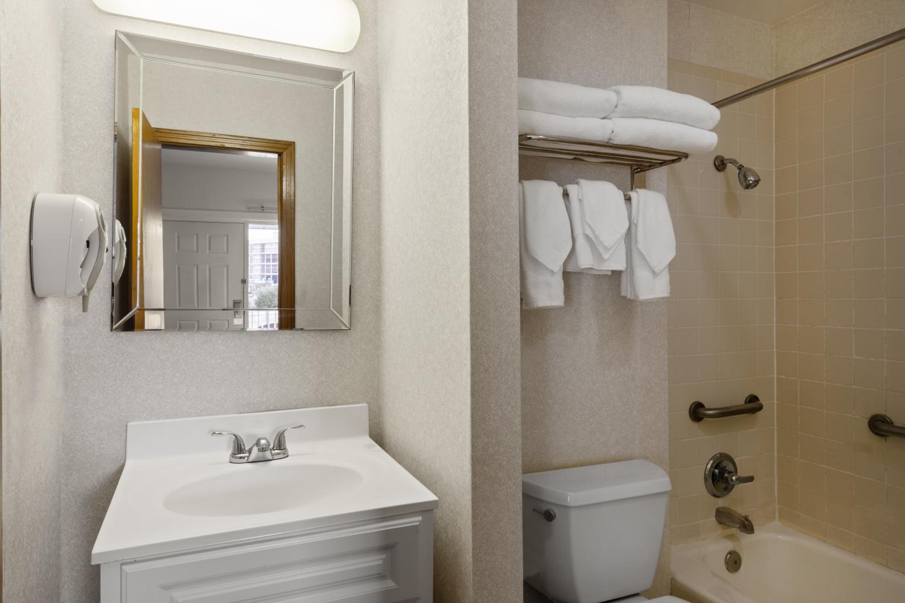 Queen Room, First or Second Floor, Non-Smoking - Photo 2