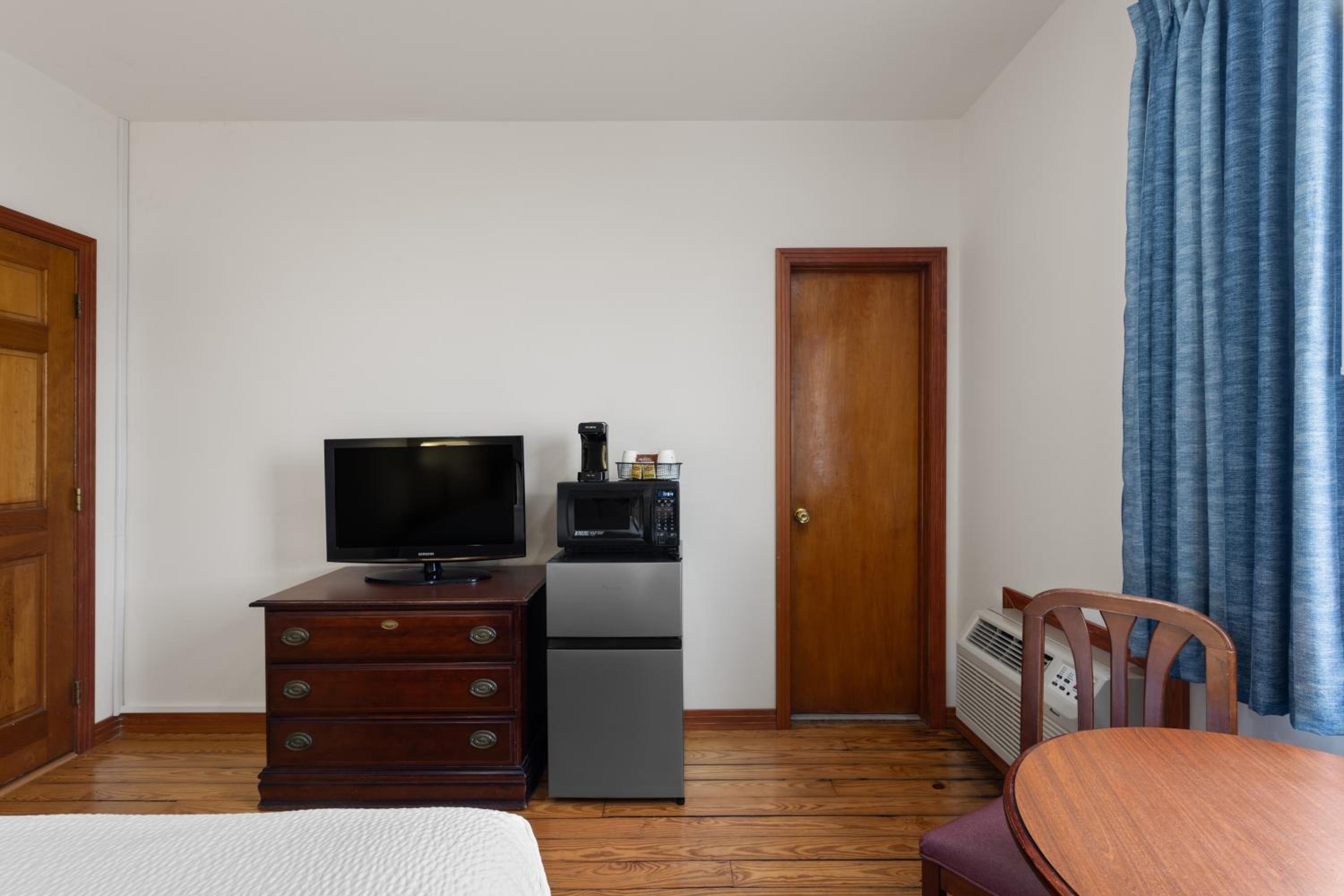 Queen Room, First or Second Floor, Non-Smoking - Photo 1