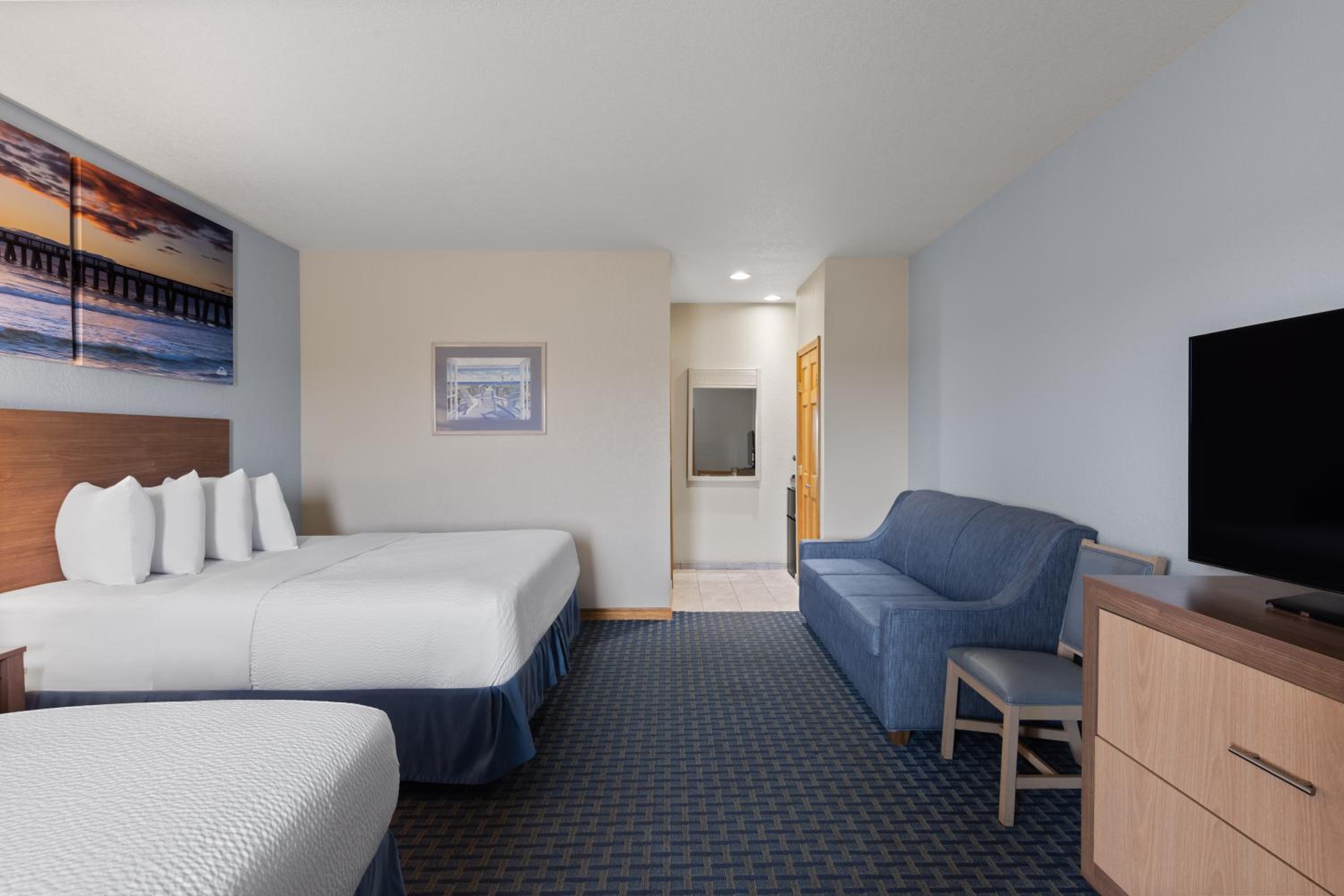 Queen Room with Two Queen Beds - Non-Smoking (Dunefront First Floor) - Photo 2