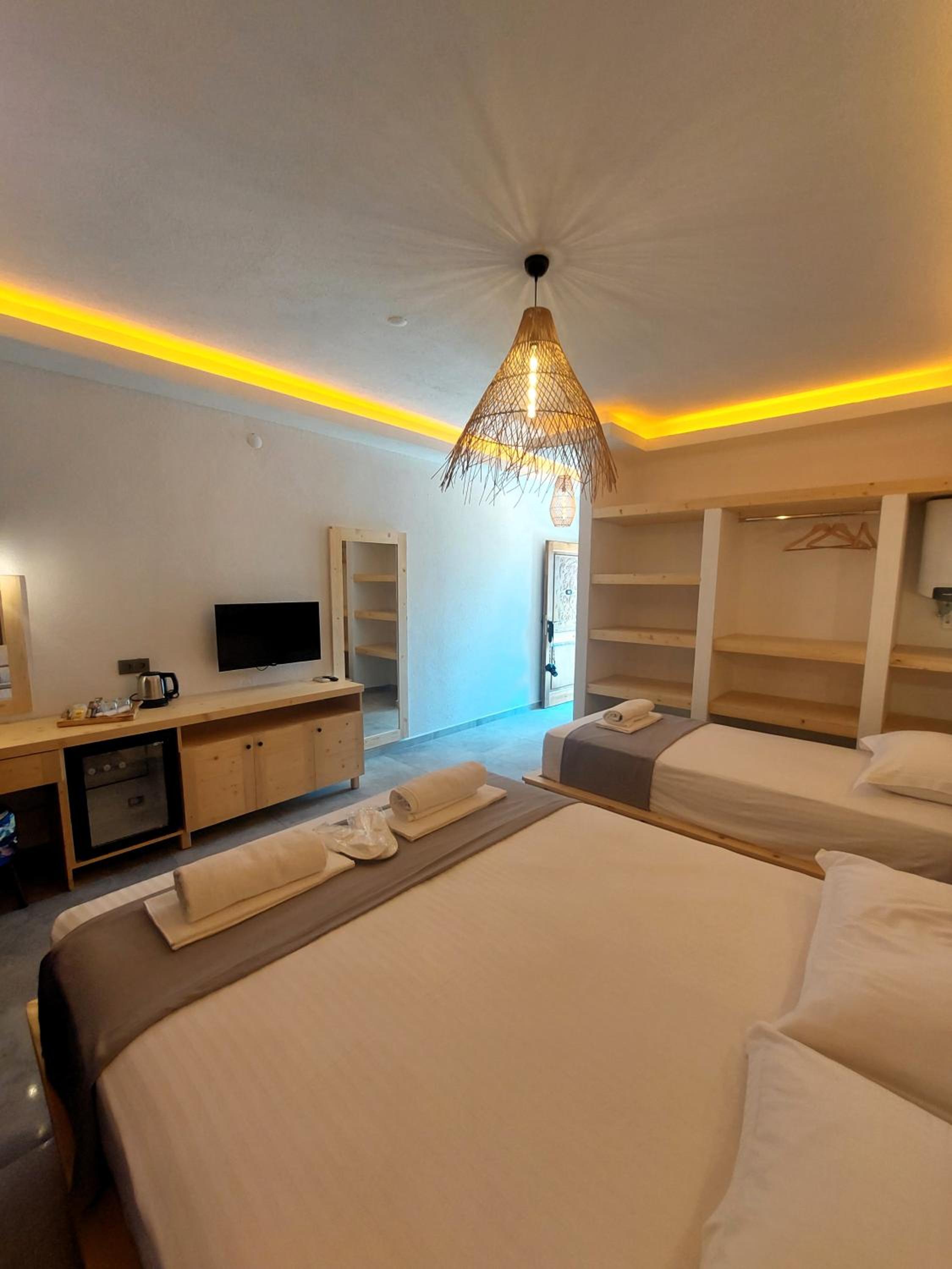 Triple Room