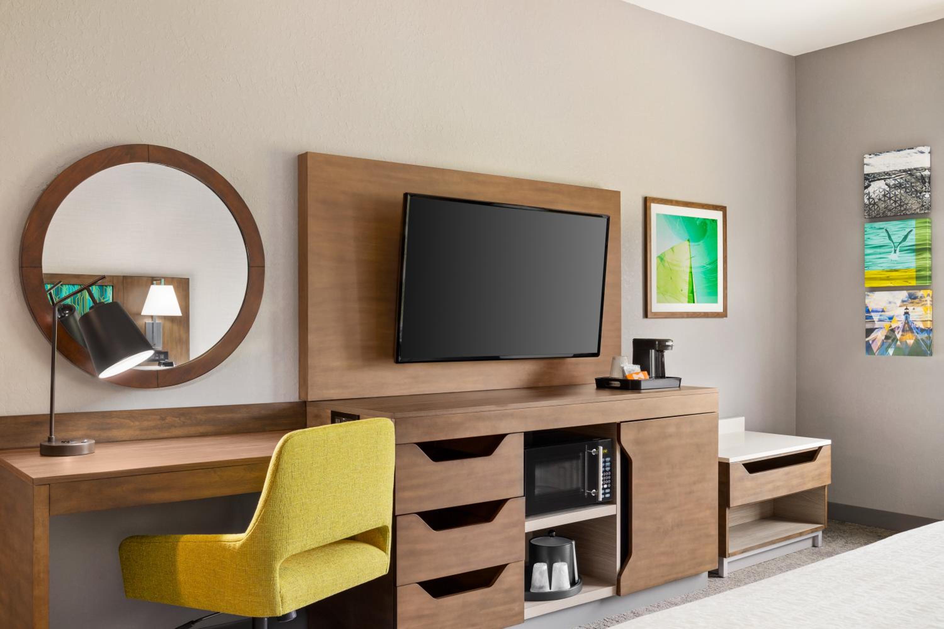 King Studio Suite - Mobility Accessible/Non-Smoking - Photo 2