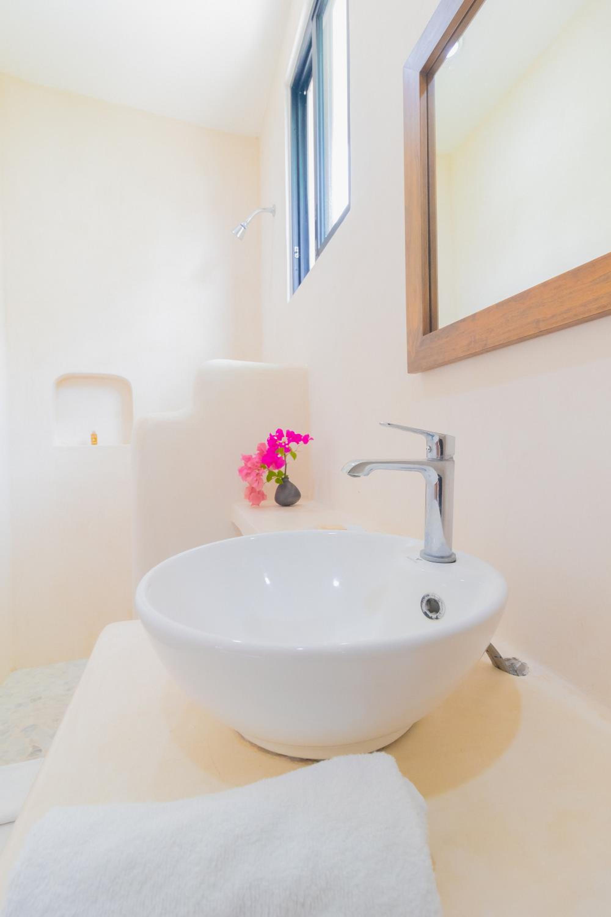 Double Room - Photo 12