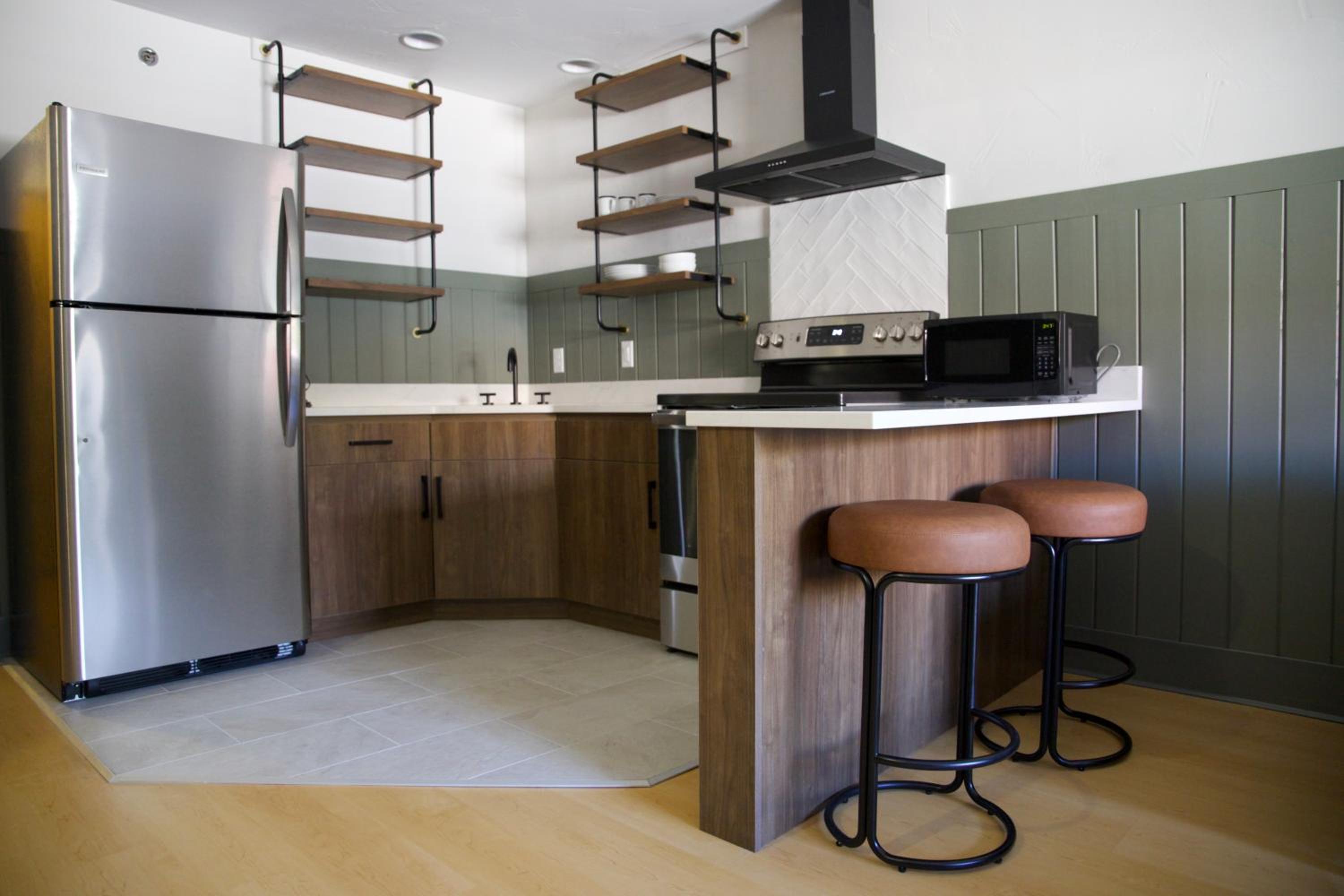 Two-Bedroom Suite - Photo 2