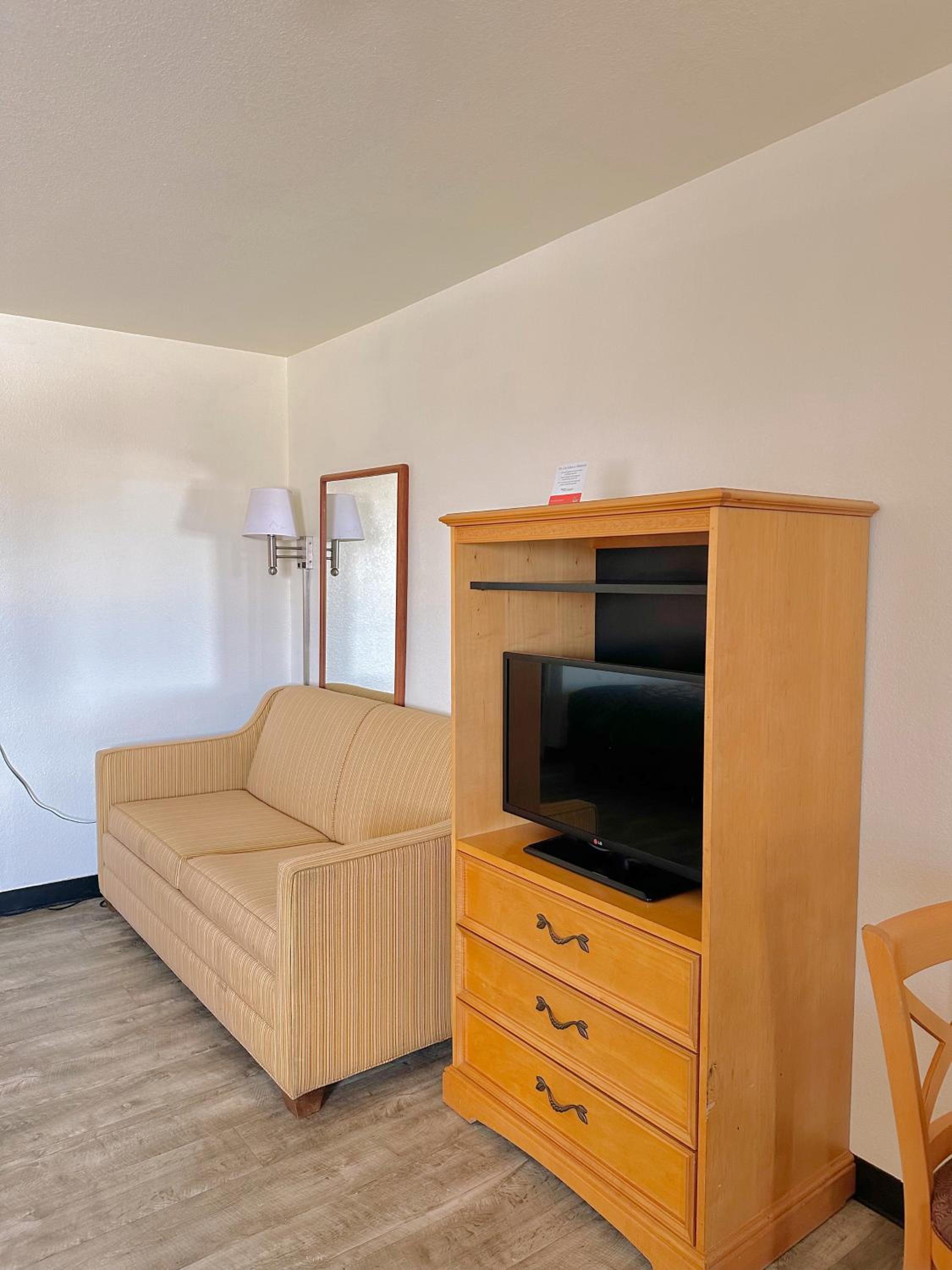 Superior Queen Room with Two Queen Beds - Non Smoking photo 1