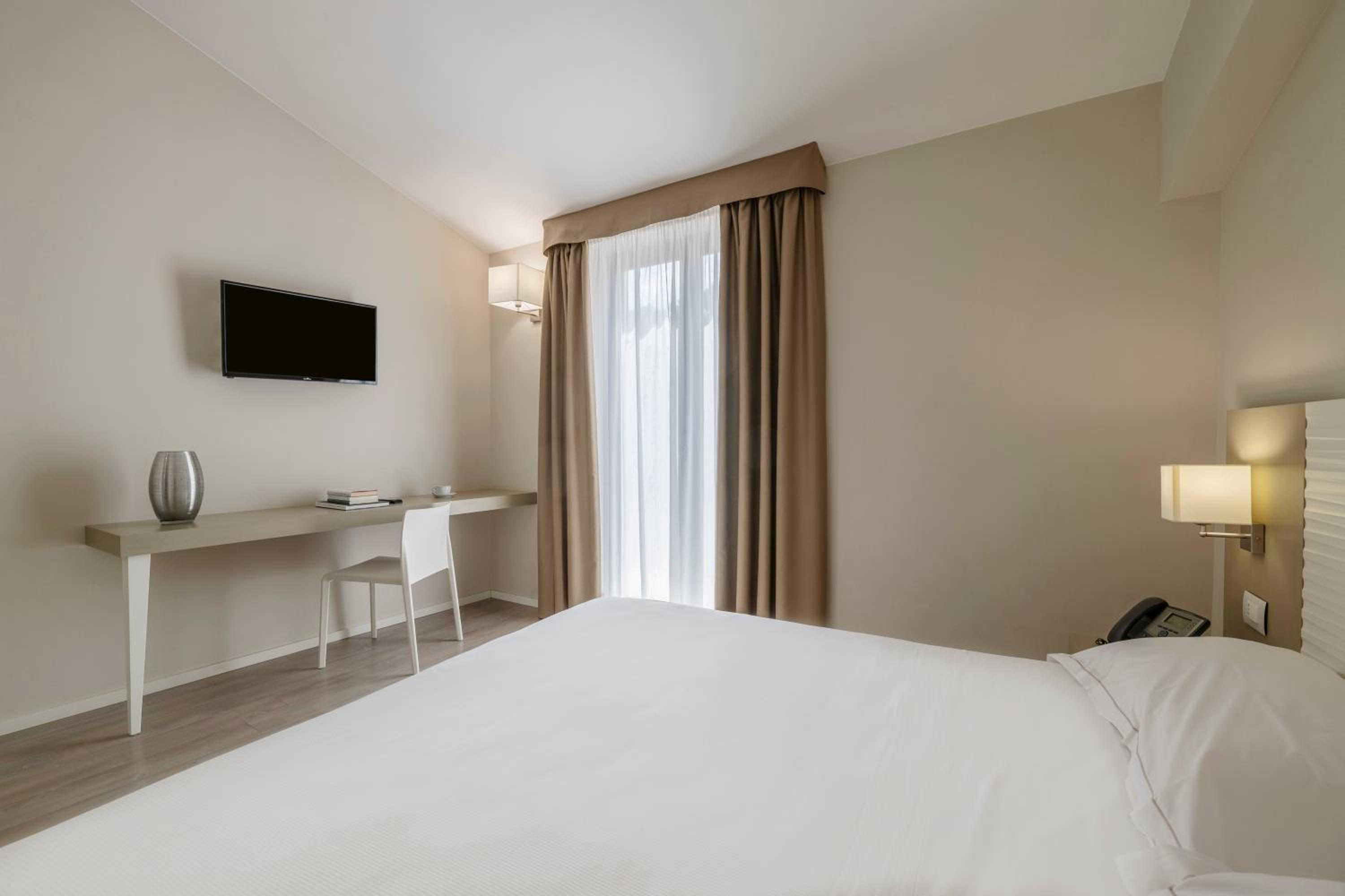 Deluxe Double Or Twin Room With Mountain View